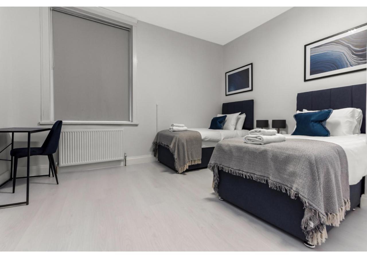 Captivating 2 Bd Flat In * London