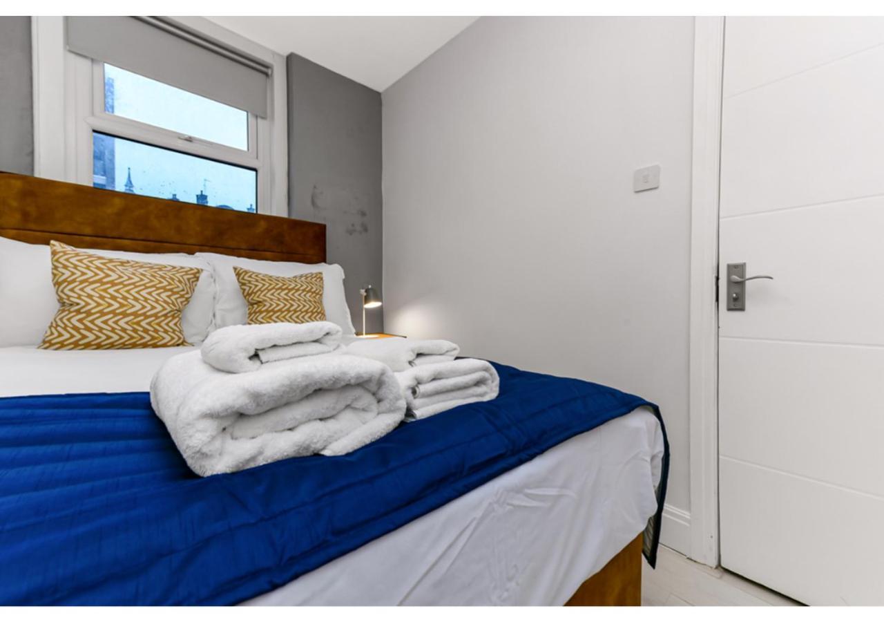 Captivating 2 Bd Flat In * London