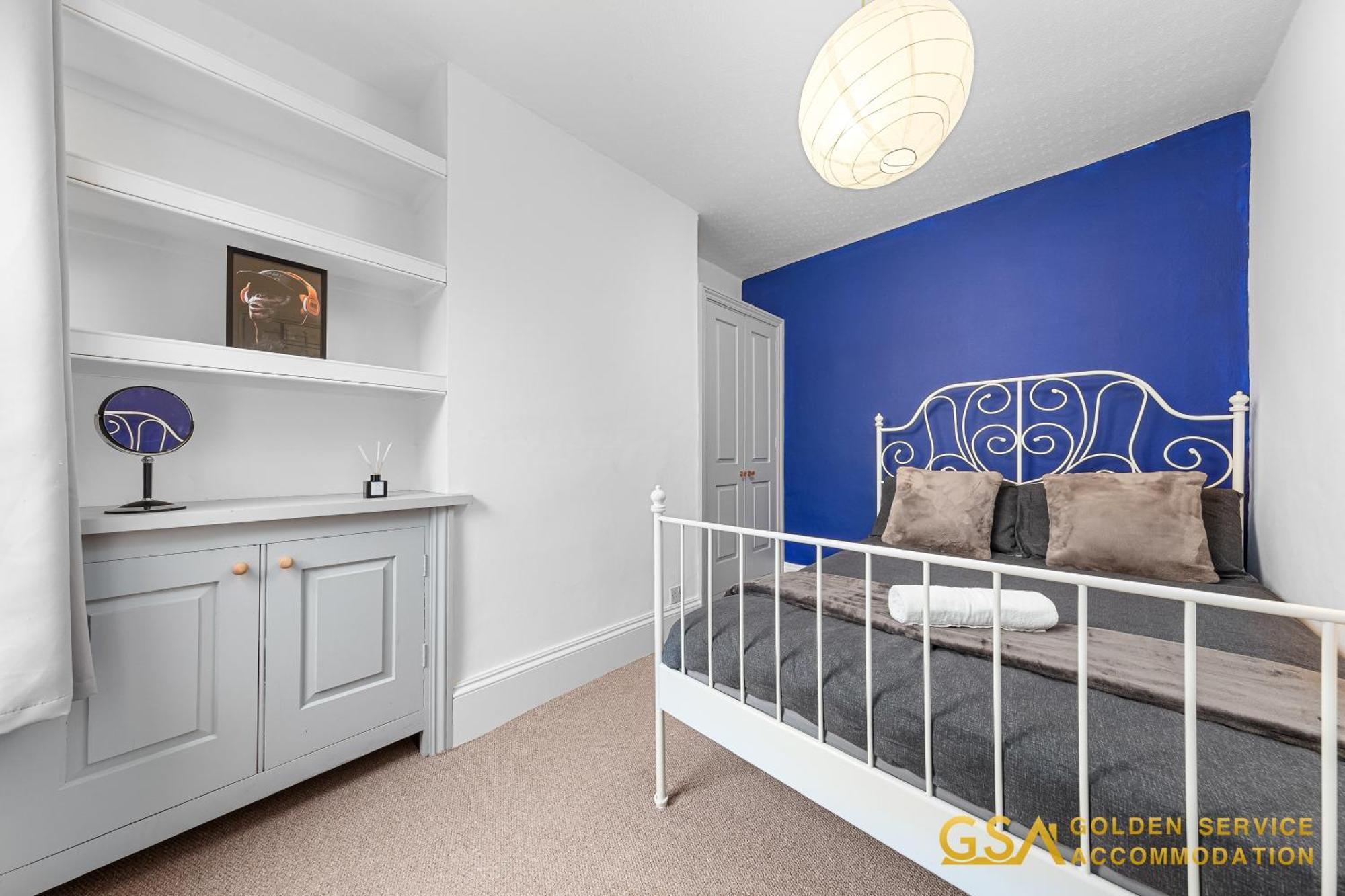 Holiday home Stylist And Cosy 3 Bed House Leytonstone Sleeps 7
