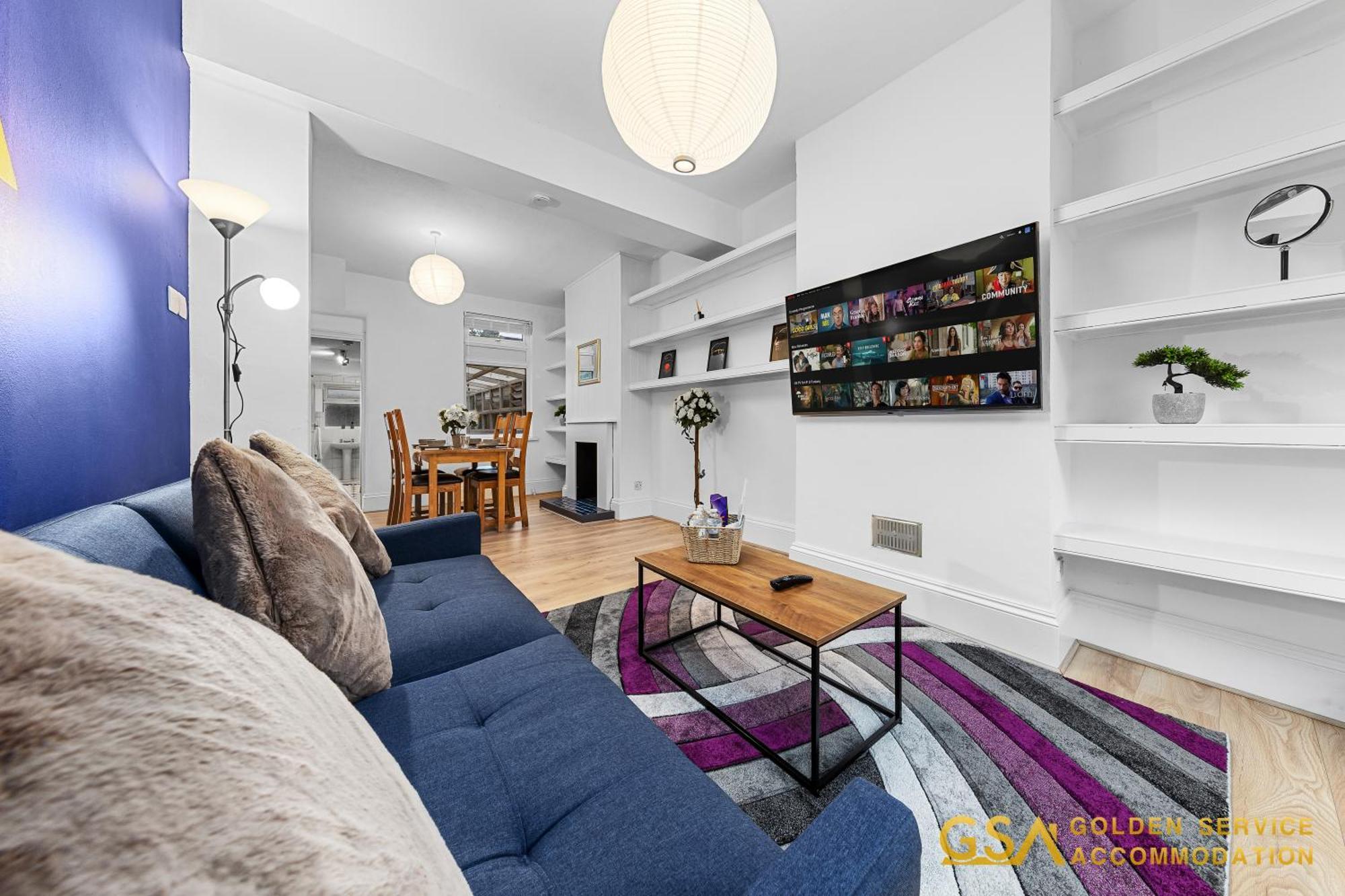 Stylist And Cosy 3 Bed House Leytonstone Sleeps 7 Holiday home