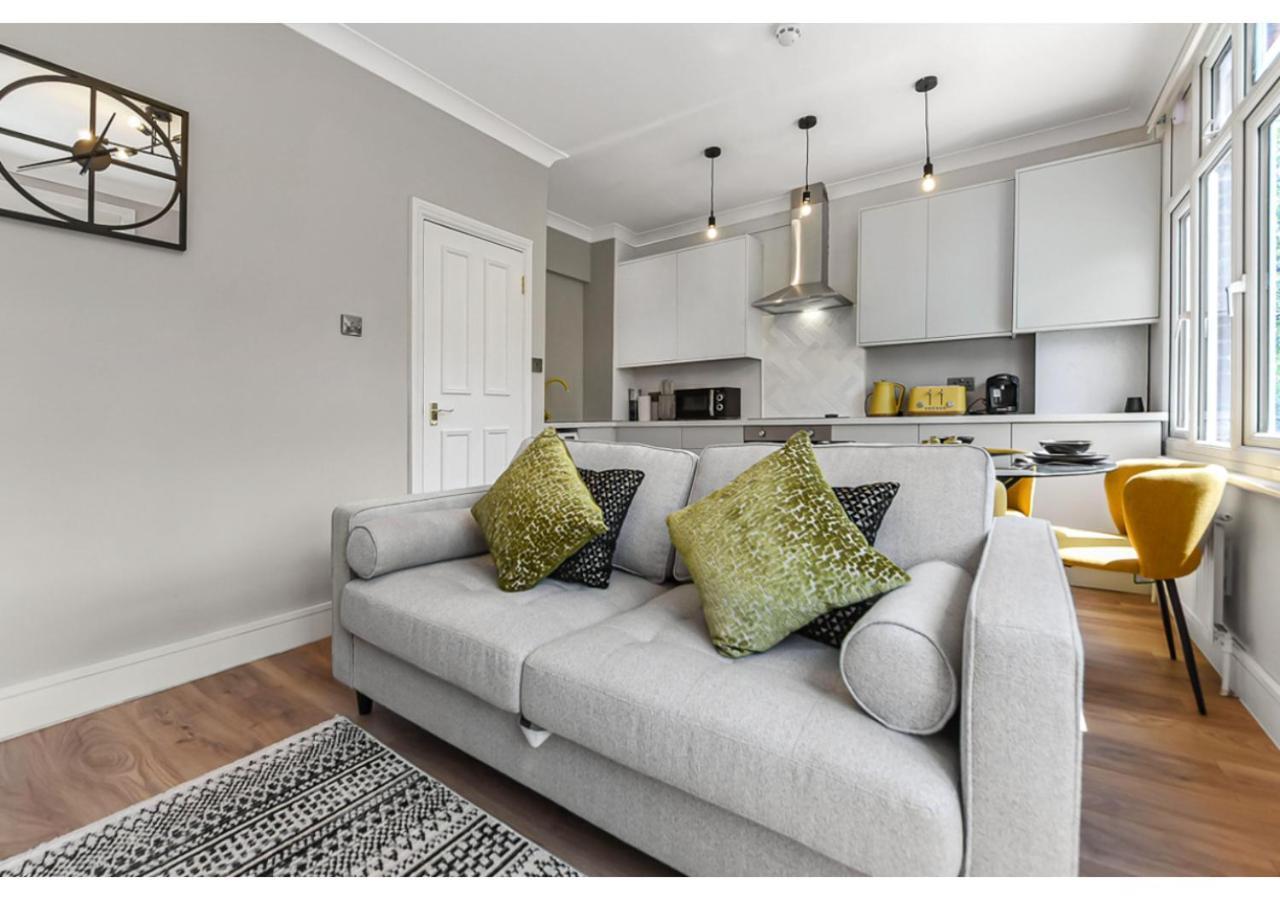 Energizing Getaway: Newly Renovated 2 Bedroom Flat