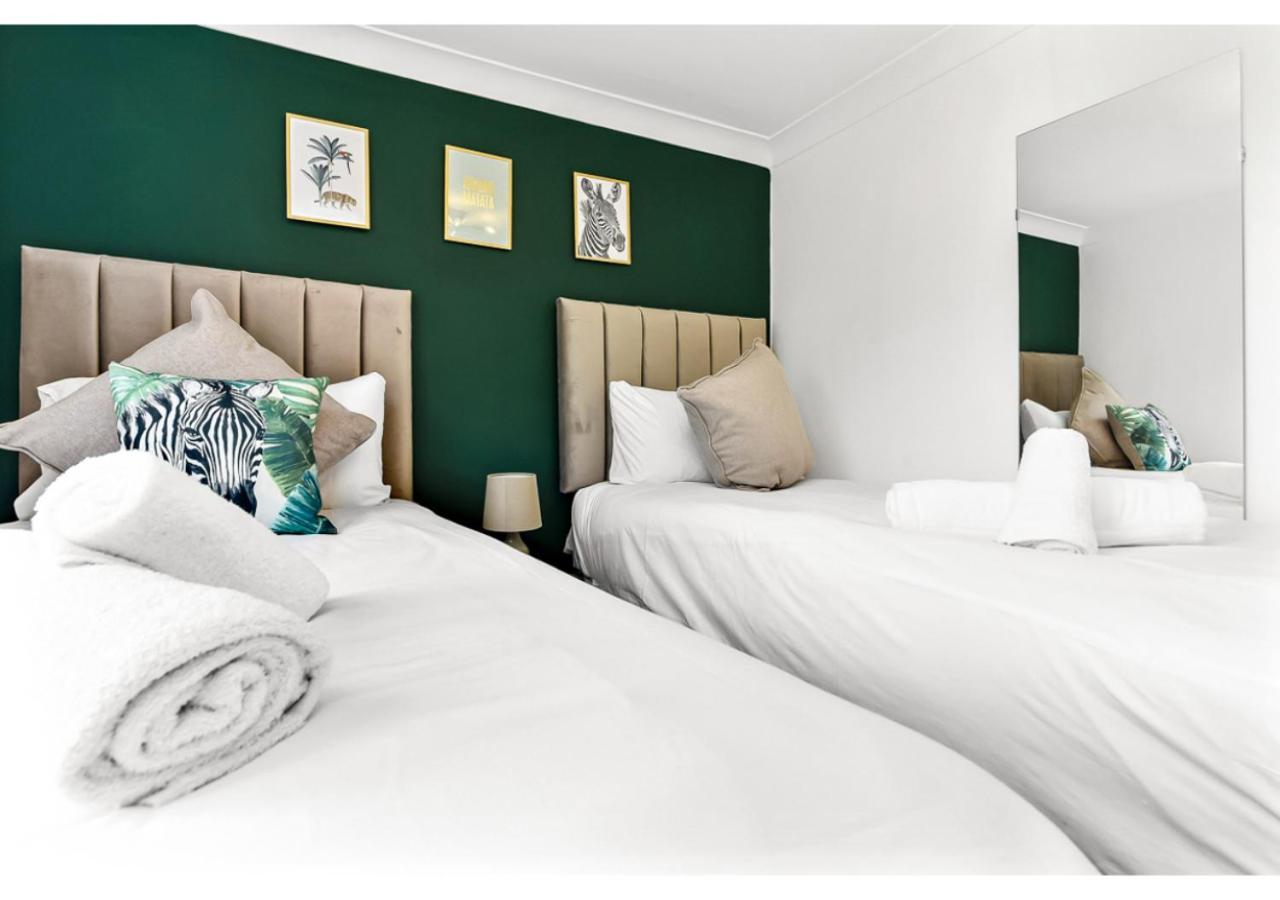Energizing Getaway: Newly Renovated 2 Bedroom Flat Apartment London