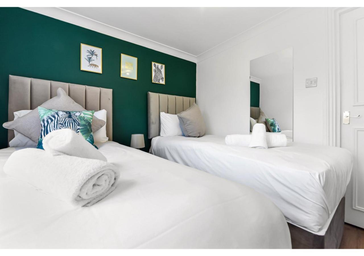 Energizing Getaway: Newly Renovated 2 Bedroom Flat Apartment London