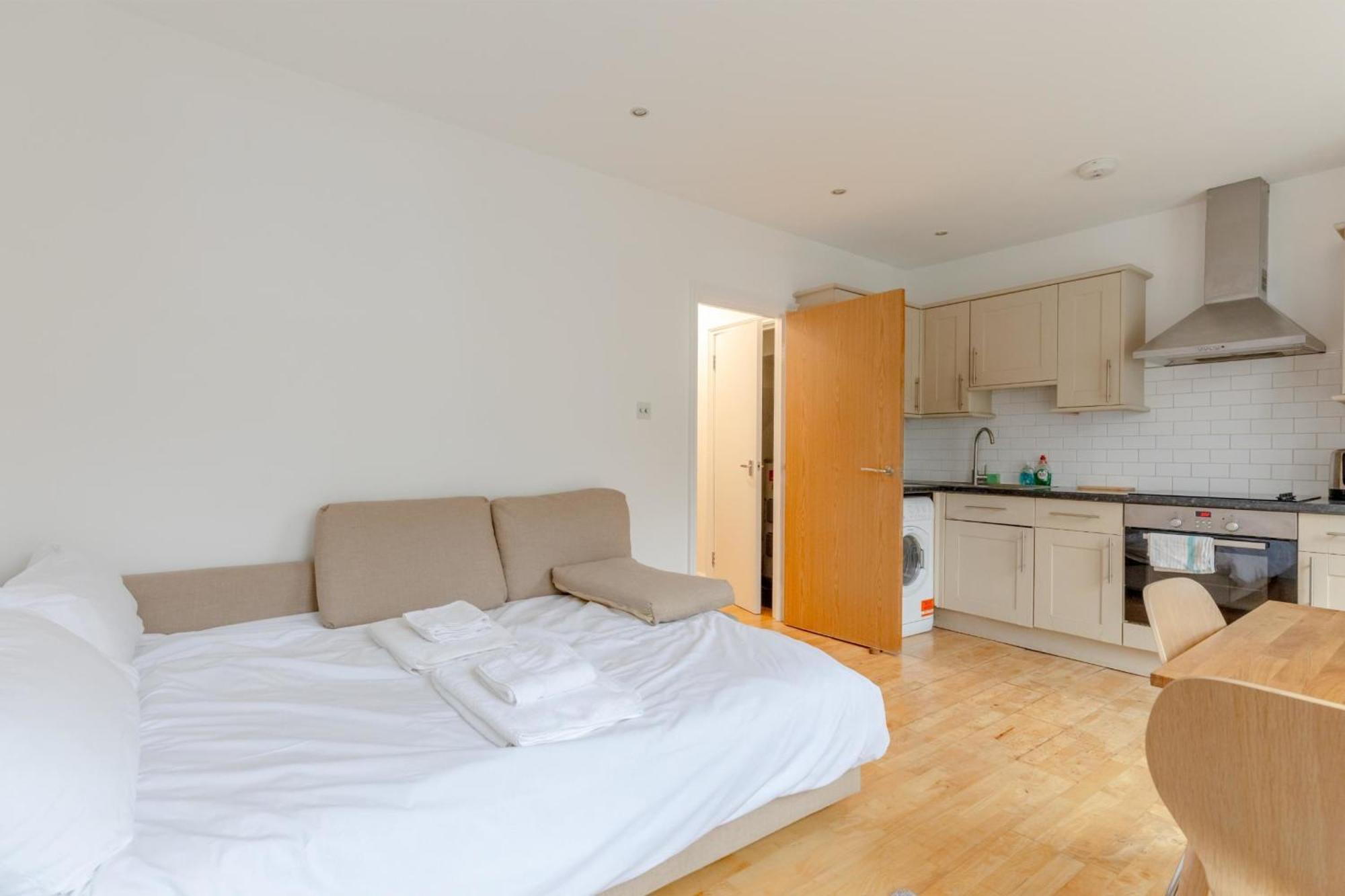 Bright And Spacious 1bd Flat - Camden Appartement Londen