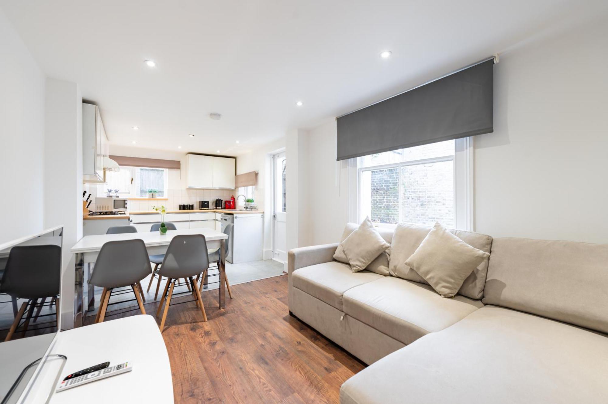 Bright, Spacious & Large Wimbledon Flat Apartment