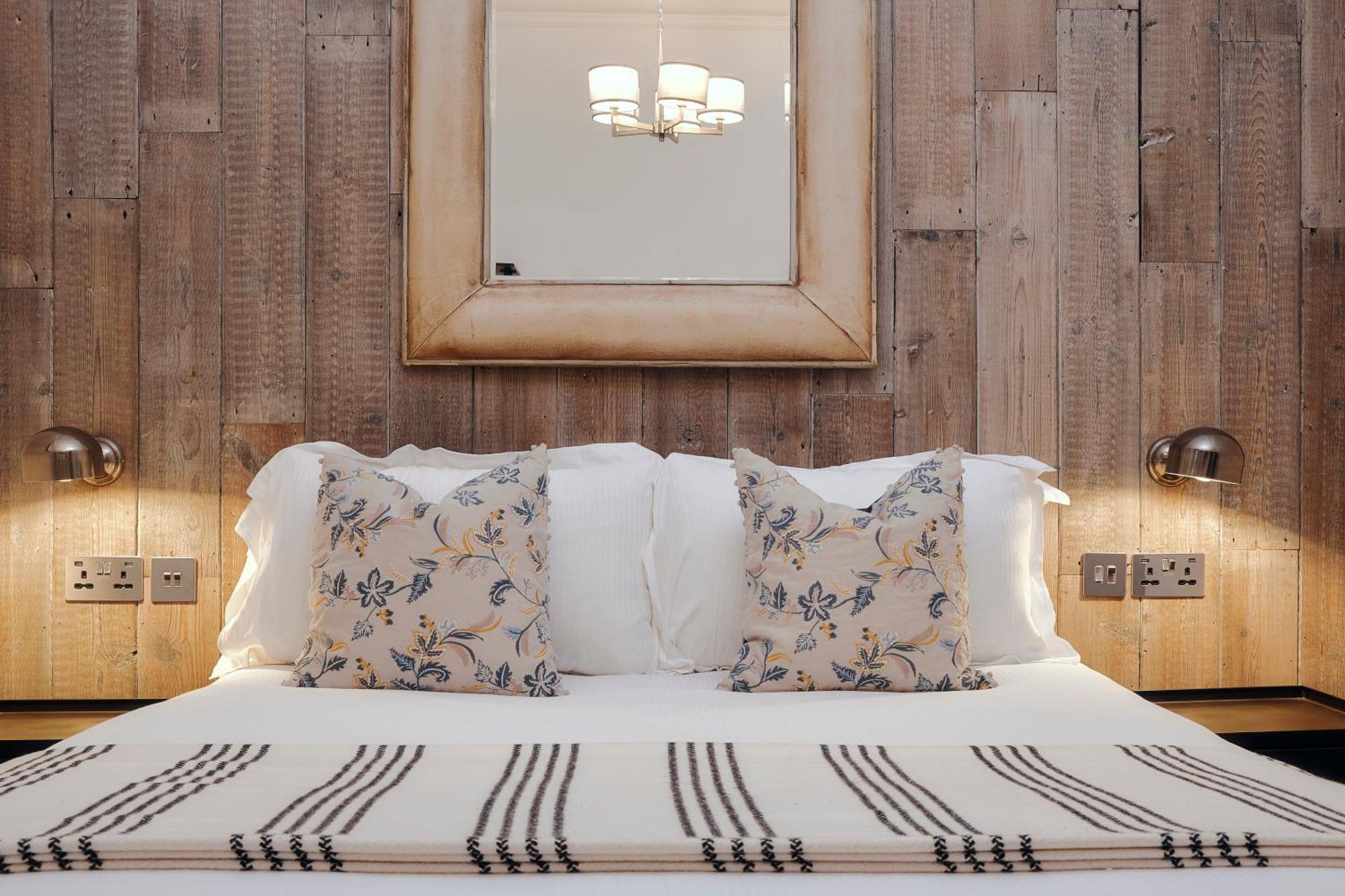 Inn The Black Lion Pub & Boutique 3*