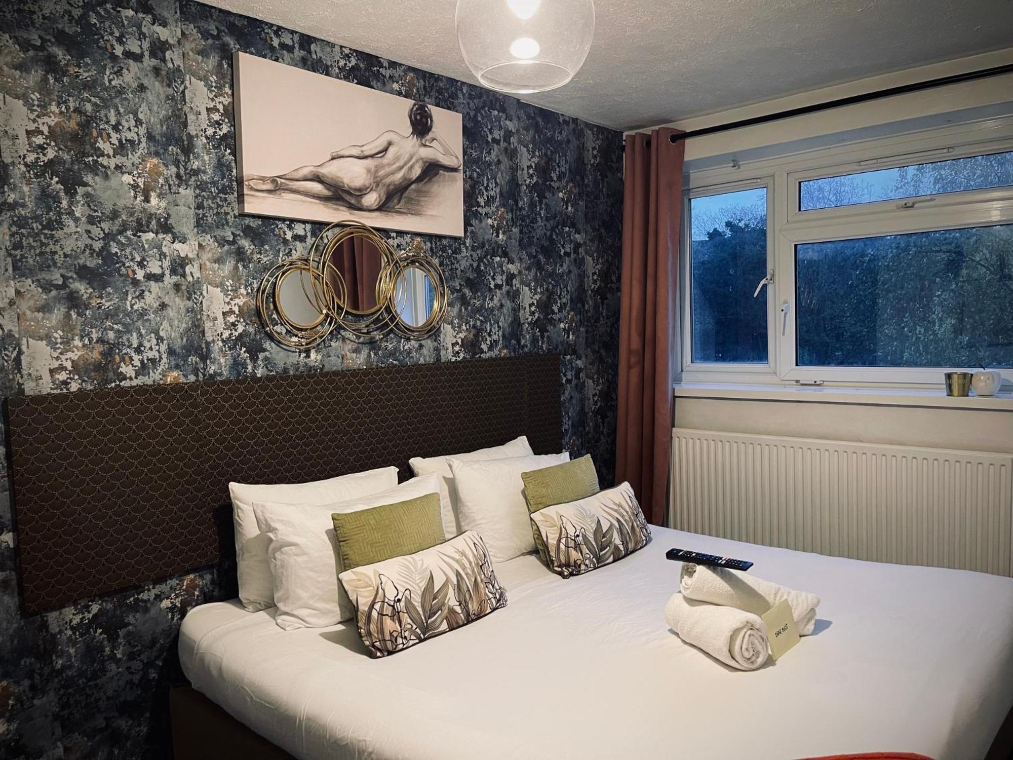 Privat overnatting R1 Superking Sized Bed & 65