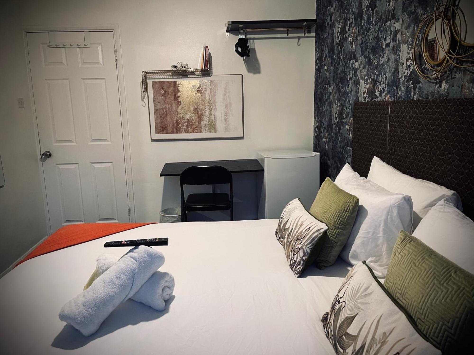 Privat overnatting R1 Superking Sized Bed & 65