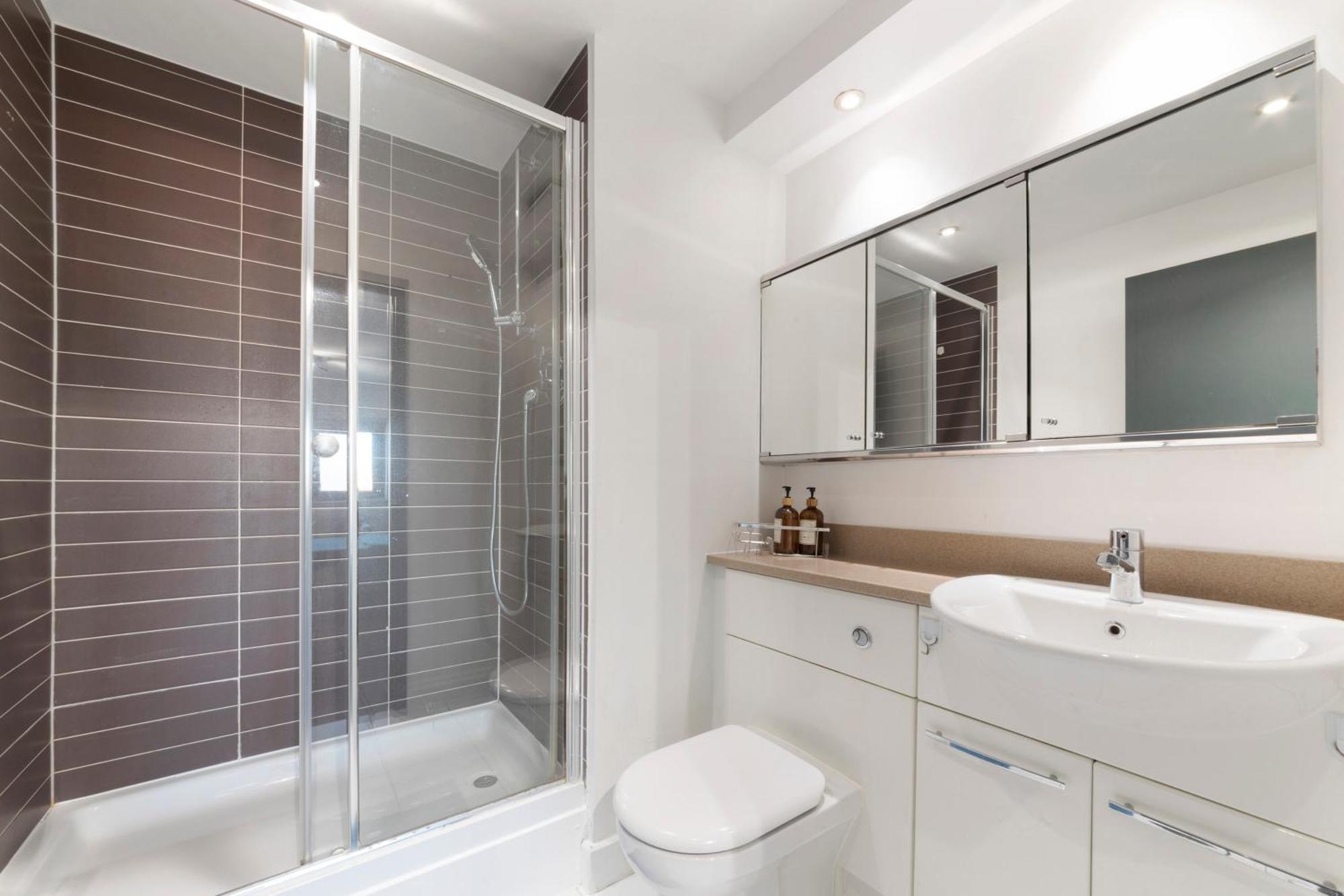 Canary Wharf & O2 Apartment London