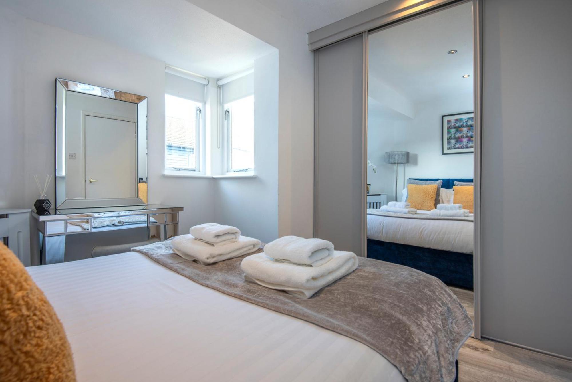 2 Bed Town House With Garden In Hackney, London