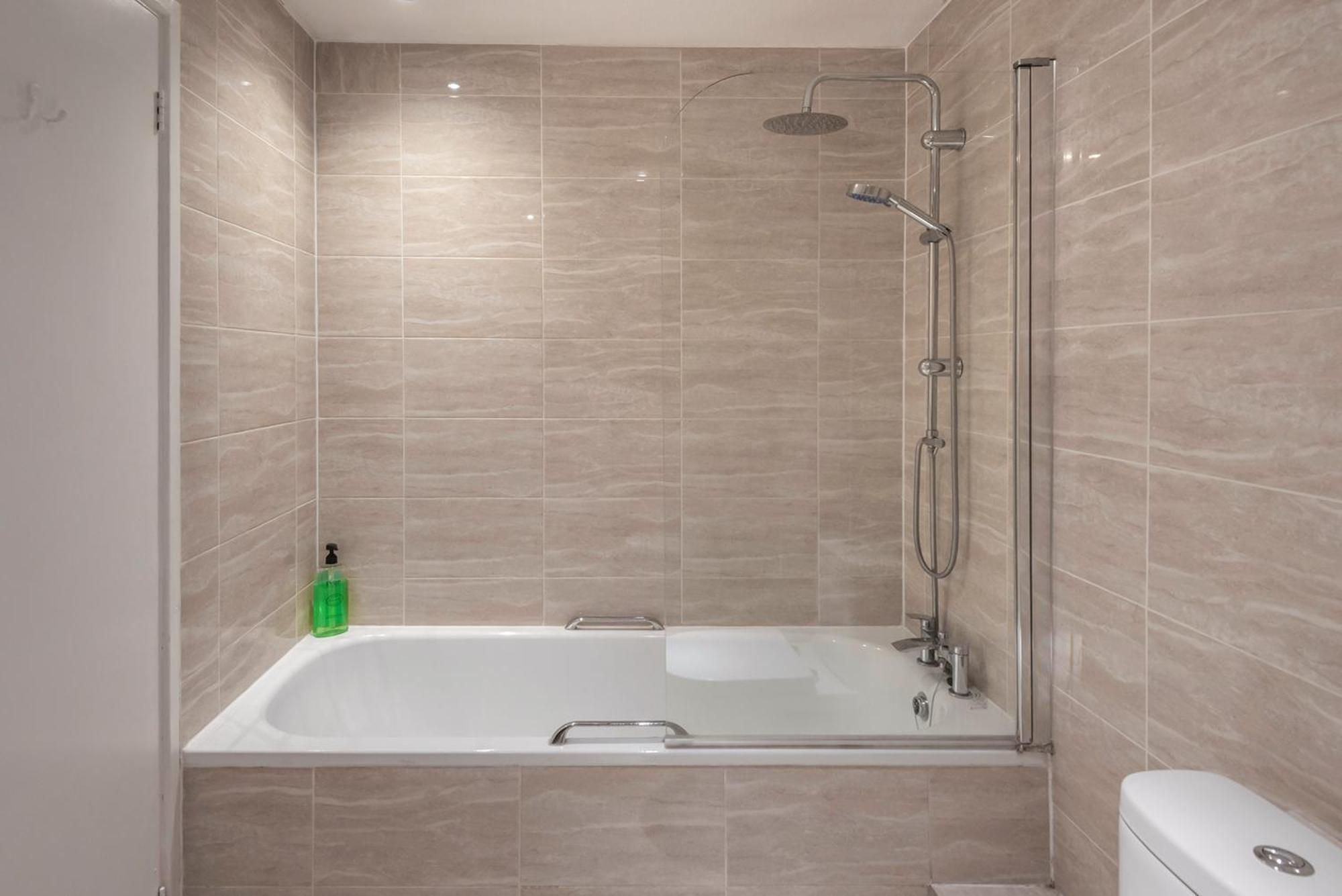 2 Bed Town House With Garden In Hackney, Apartment
