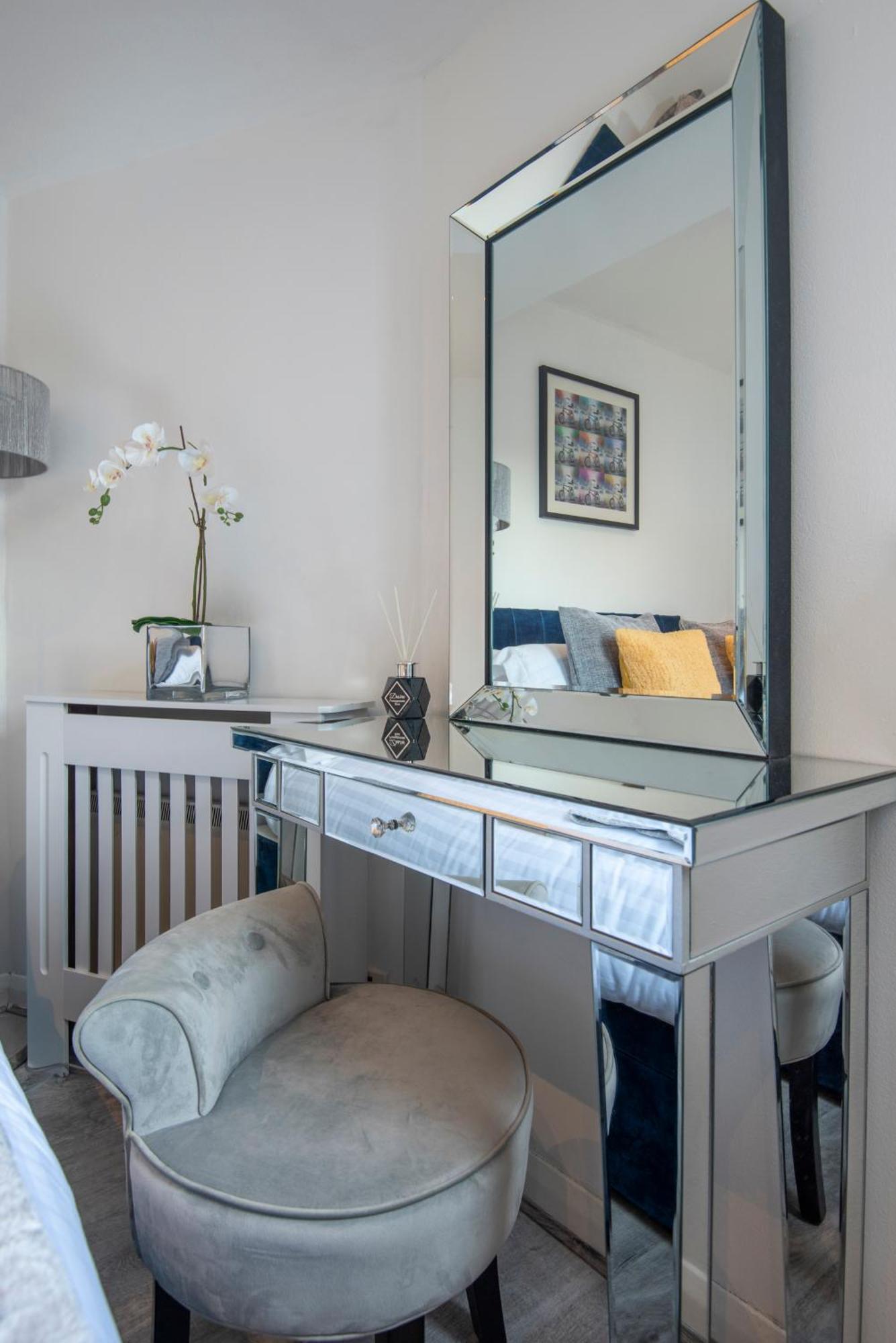 2 Bed Town House With Garden In Hackney, London