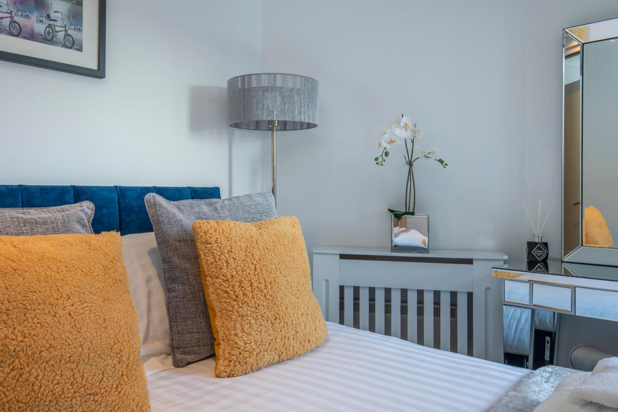 2 Bed Town House With Garden In Hackney, London