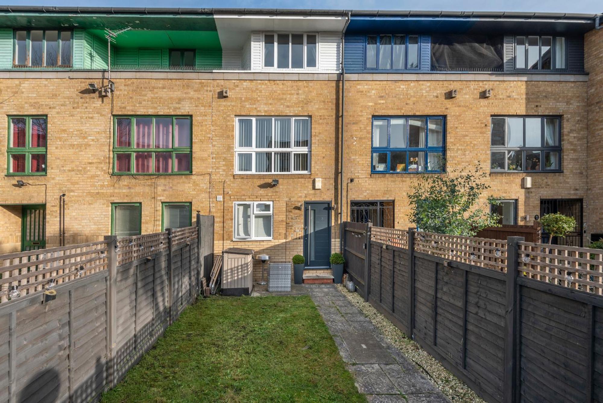 2 Bed Town House With Garden In Hackney, Apartment