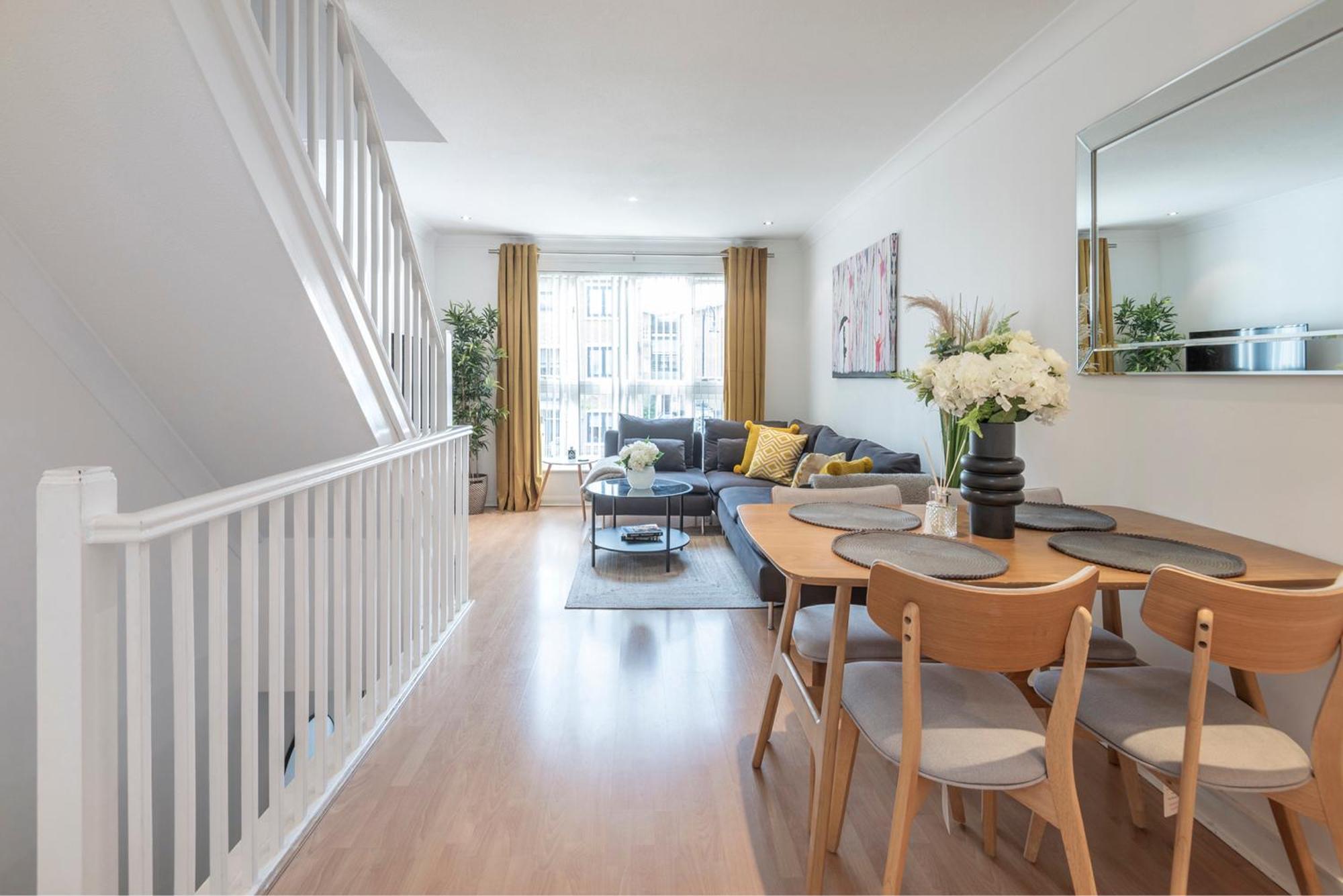 2 Bed Town House With Garden In Hackney, Apartment *