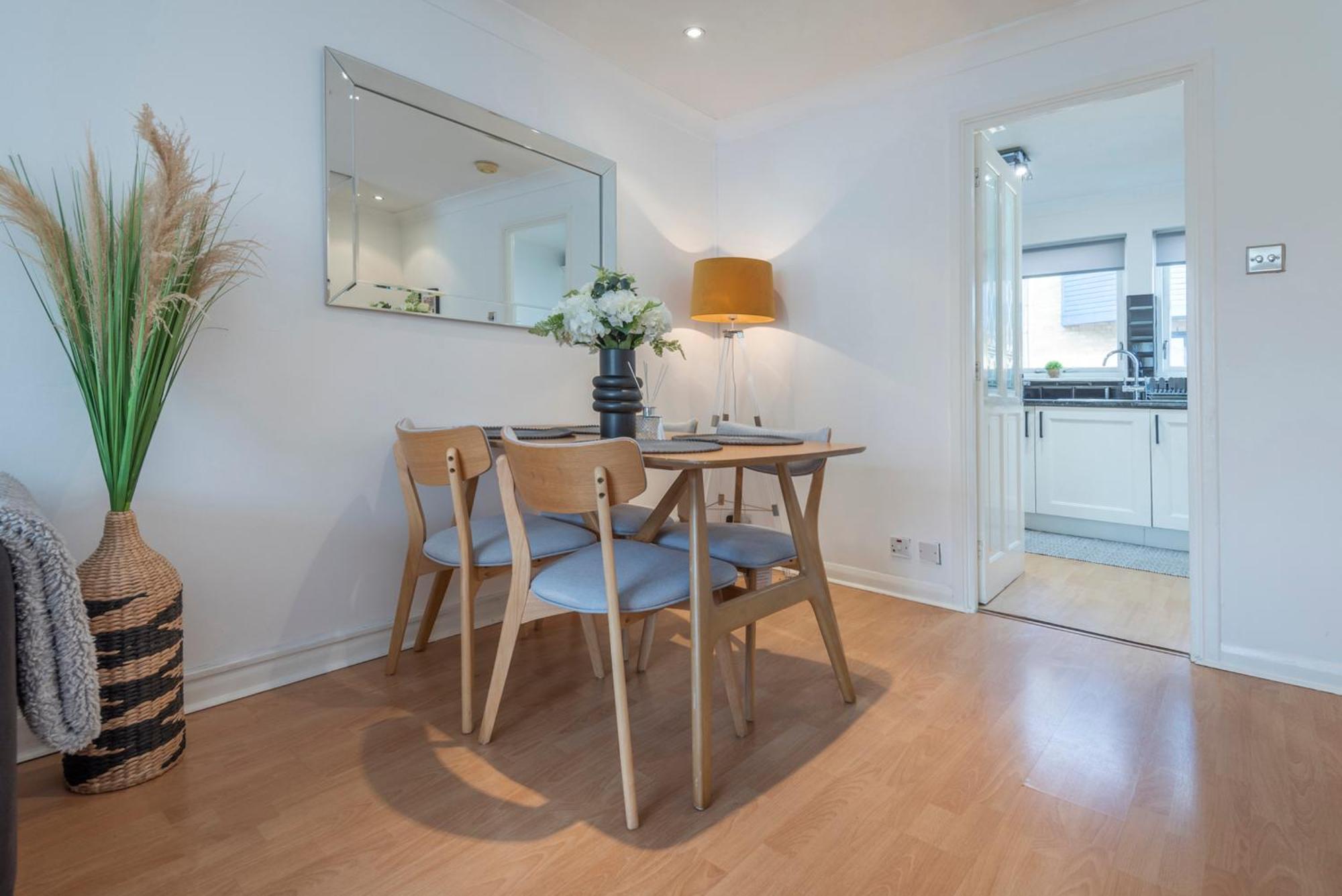 2 Bed Town House With Garden In Hackney, * London