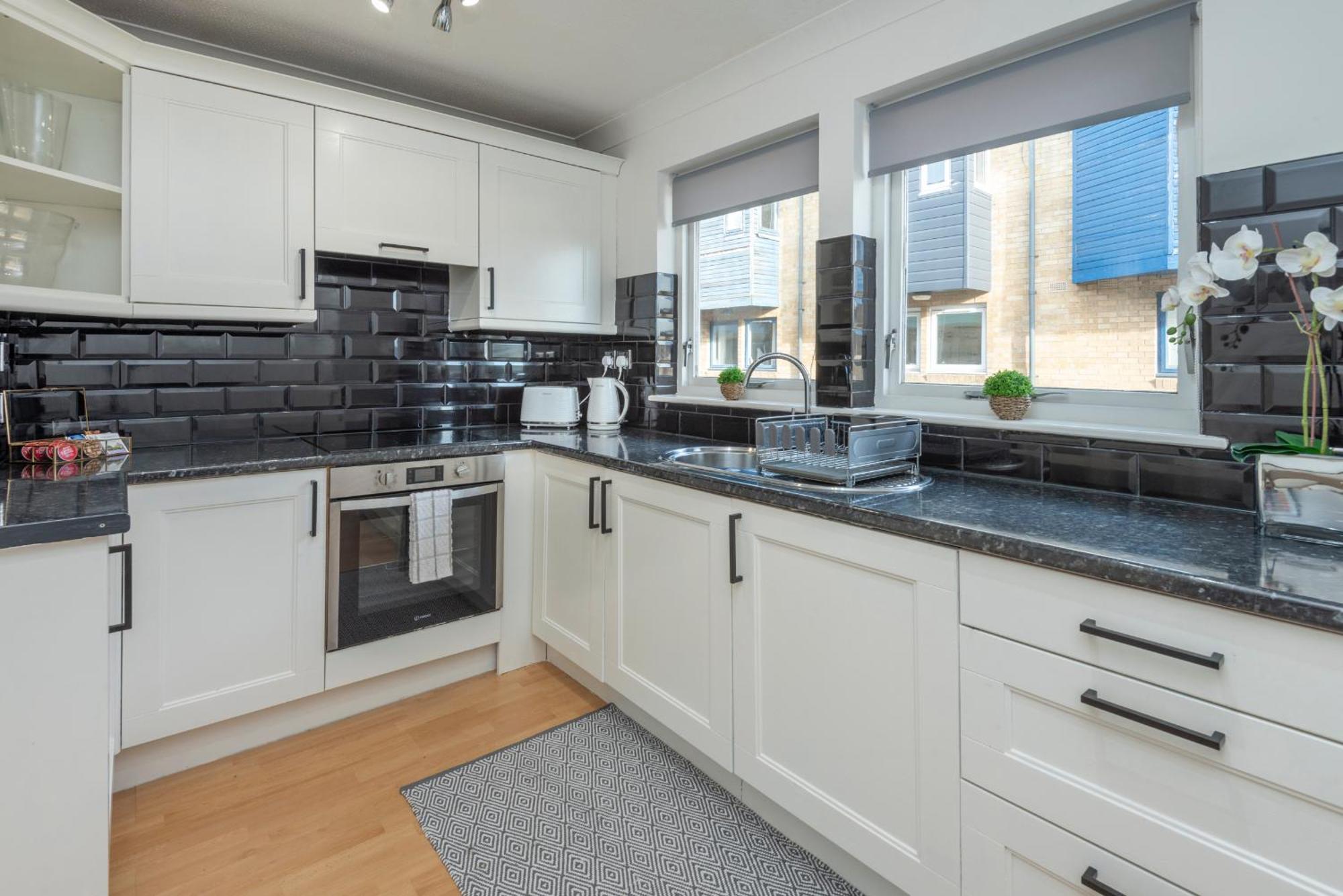 2 Bed Town House With Garden In Hackney, Apartment London