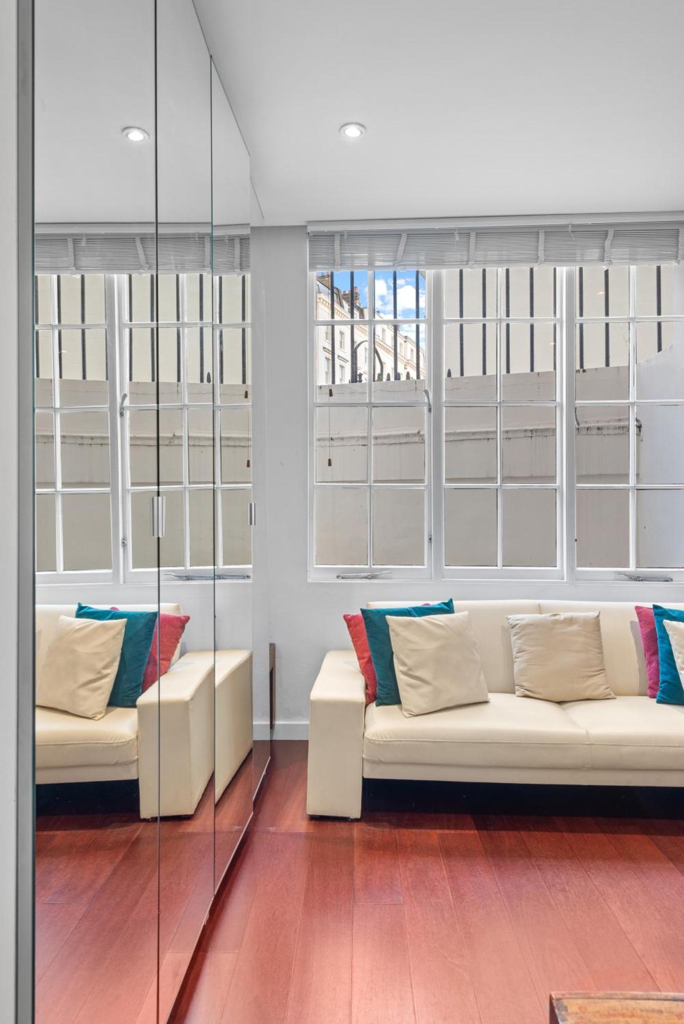Londwell, Sloane Square Gem, Private Terrace Leilighet London