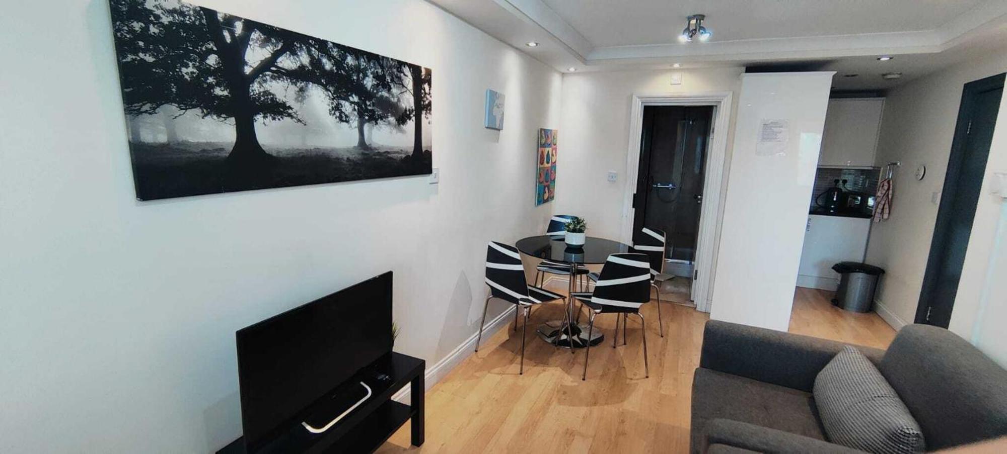 Kings Centre Apartment London