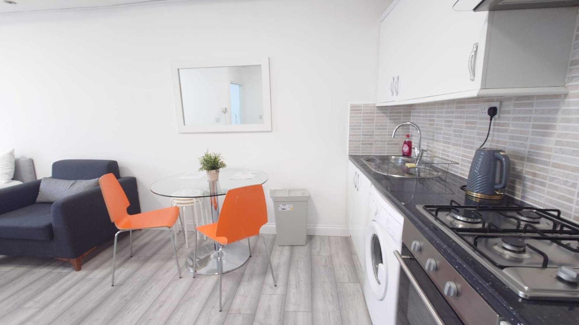 Kings Centre Apartment *