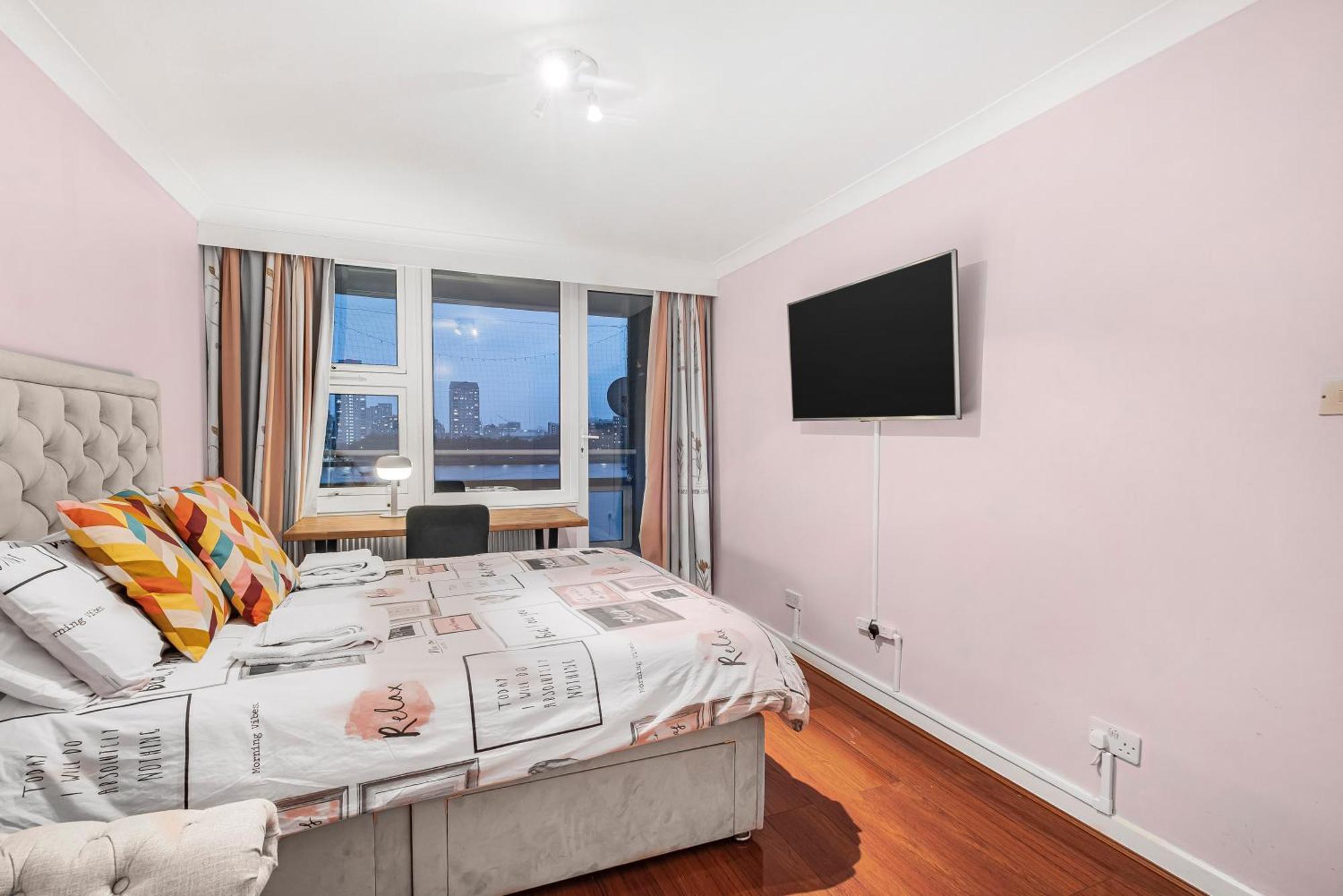 Riverside 3br With Easy Transport 20mins To Centre *