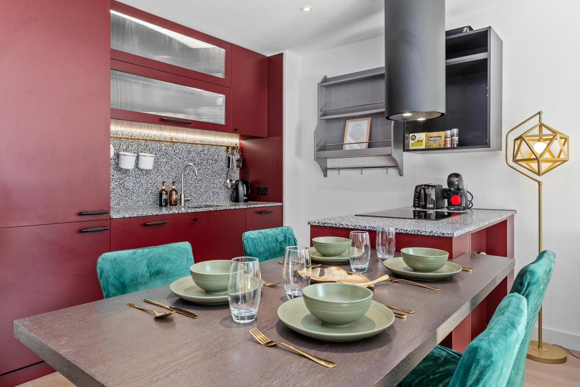 Central Stay-fabulous Ultra-central Luxury Designer Two Bedroom-pool-gym-full Ac London