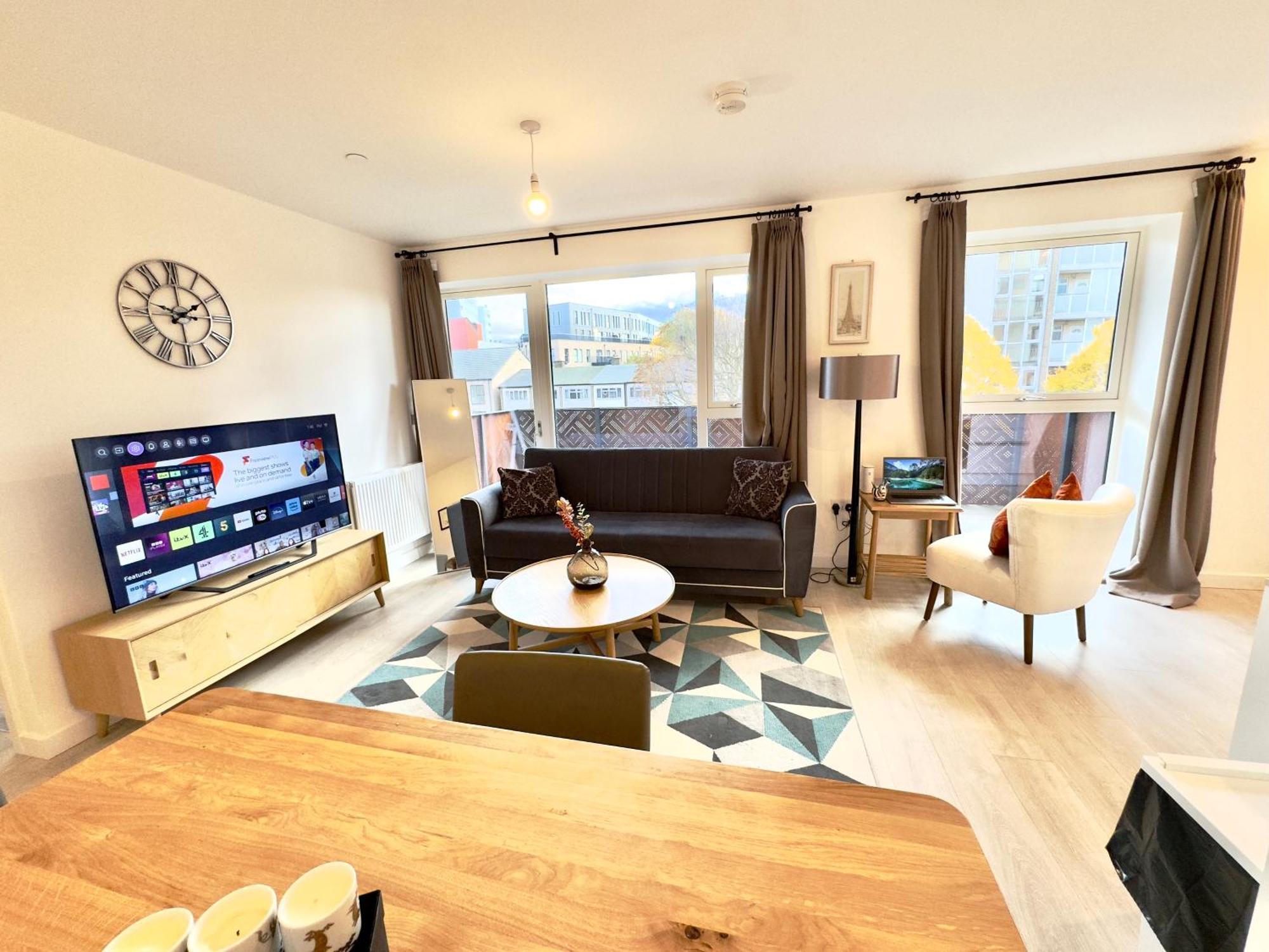 Apartment 3bedroom, 2bathroom, Balcony,luxury Flat Westfield