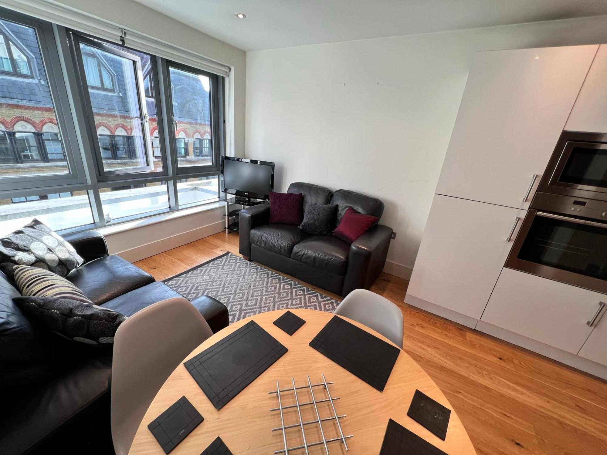 Deluxe Entire Flat At Farringdon Station London