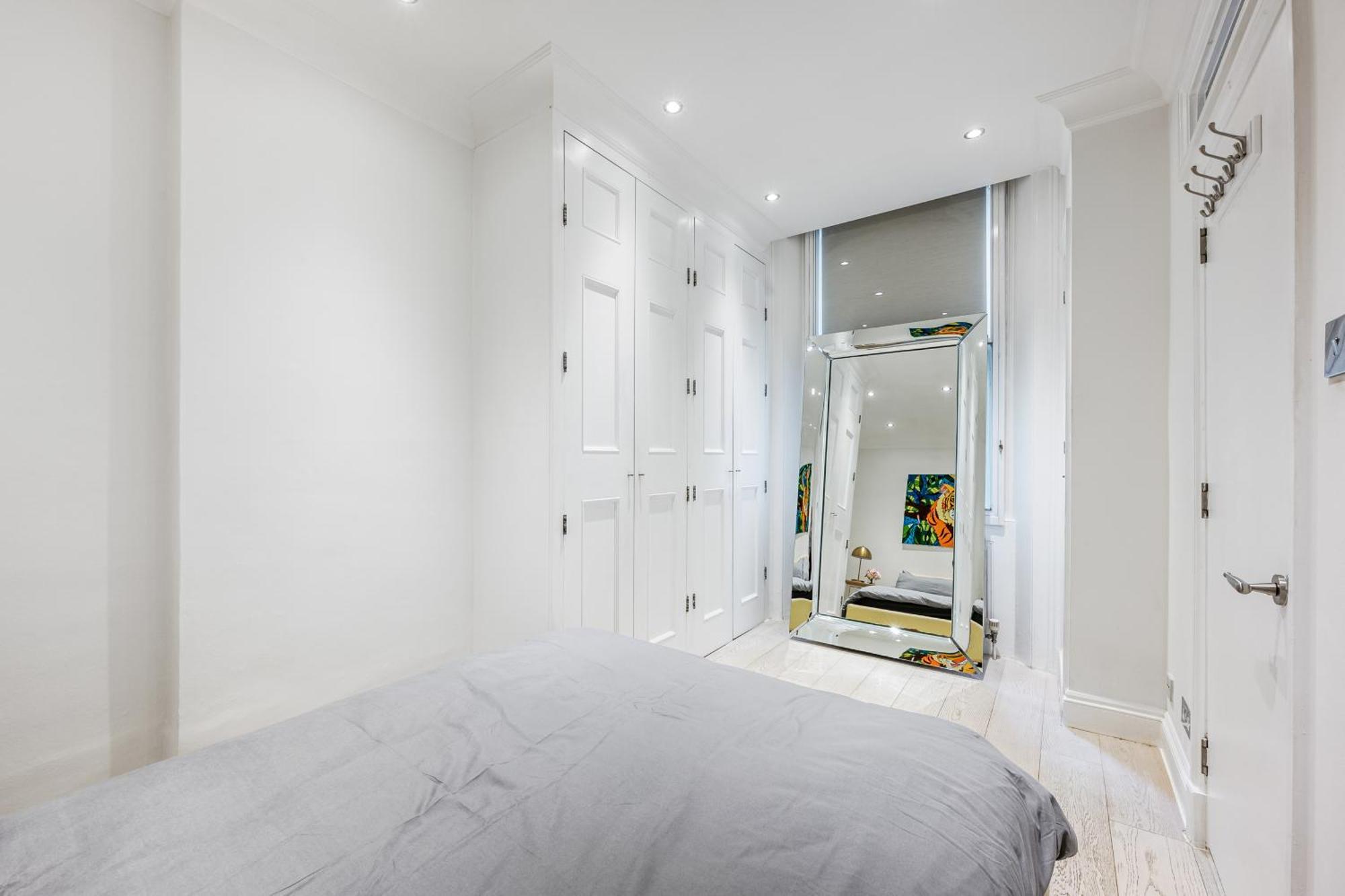 Beautiful One Bedroom Flat In Knightsbridge *