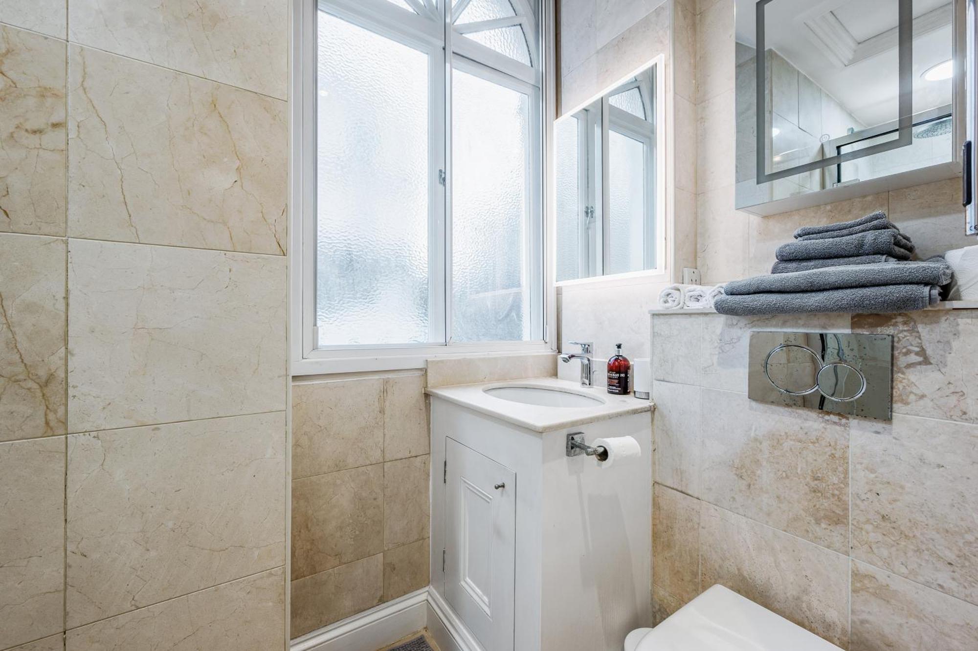 Beautiful One Bedroom Flat In Knightsbridge Apartment London