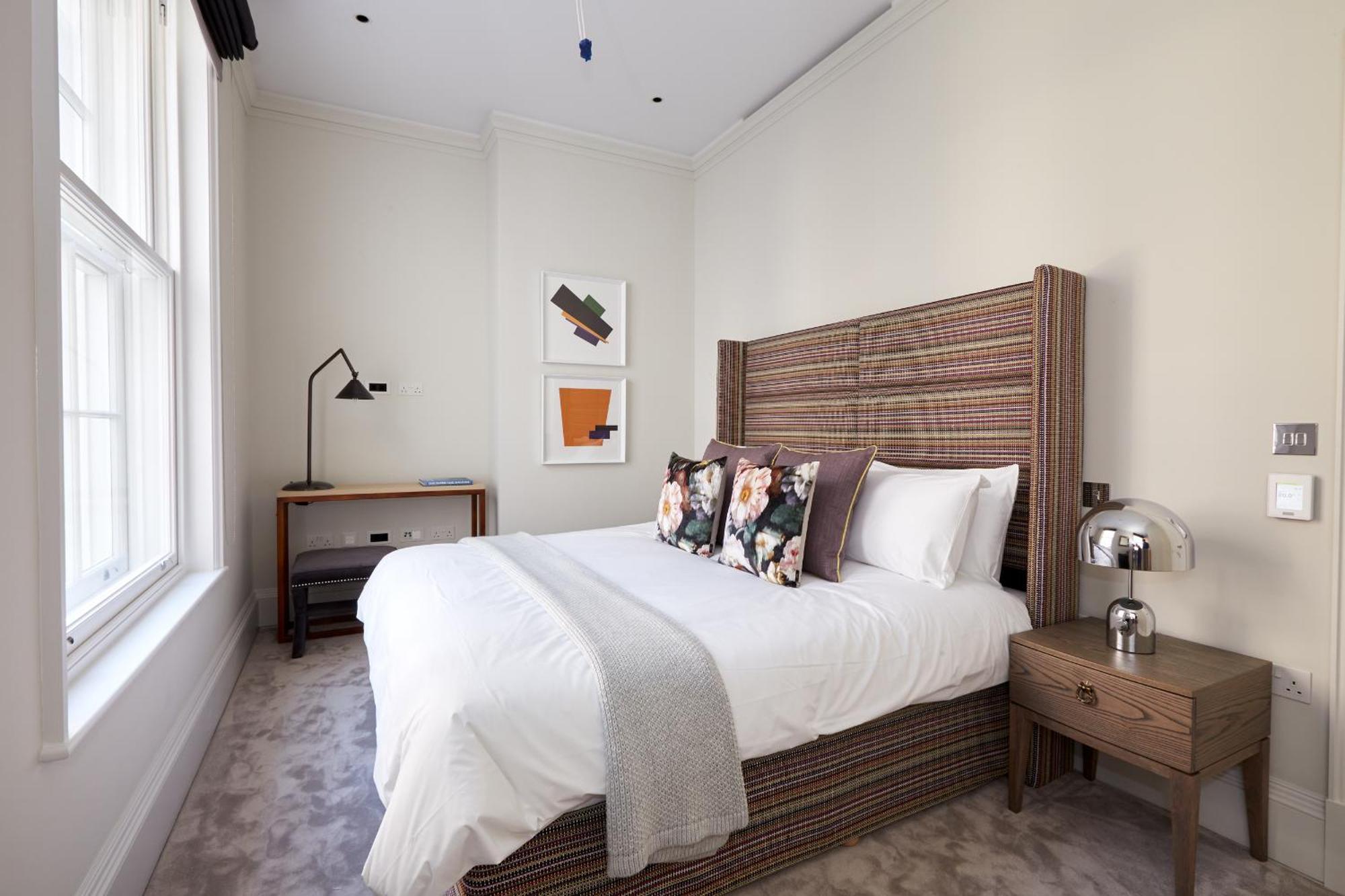 Sonder King Street 4*