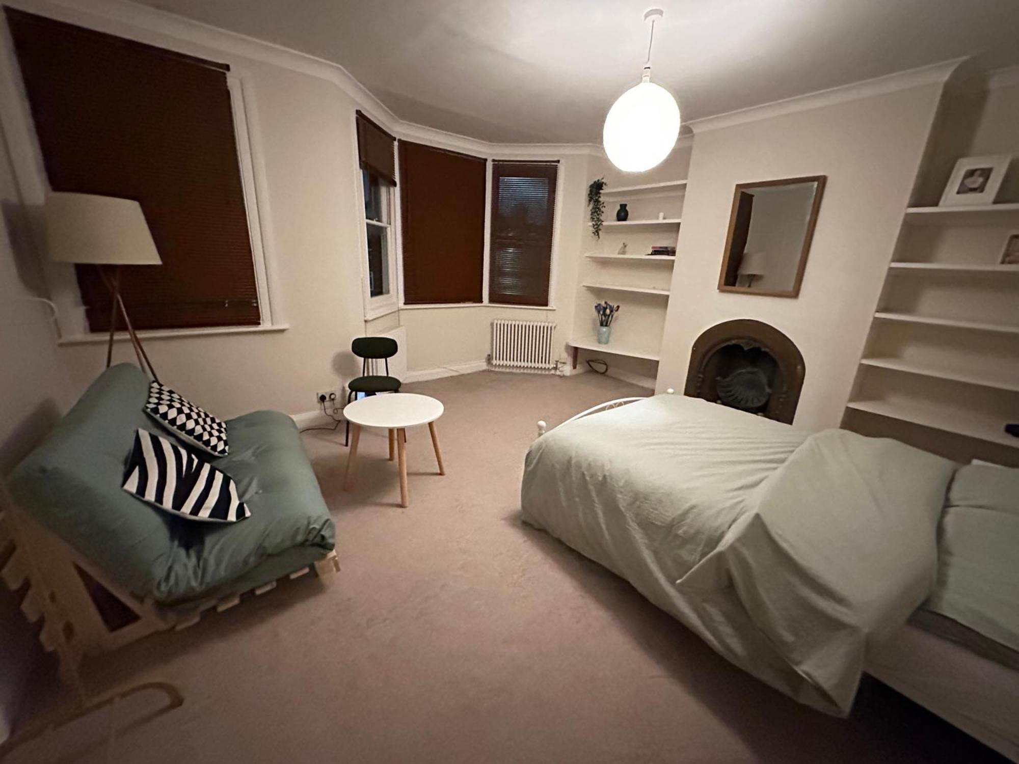 Cosy 3 Bedroom Flat Nearby Willsden * London
