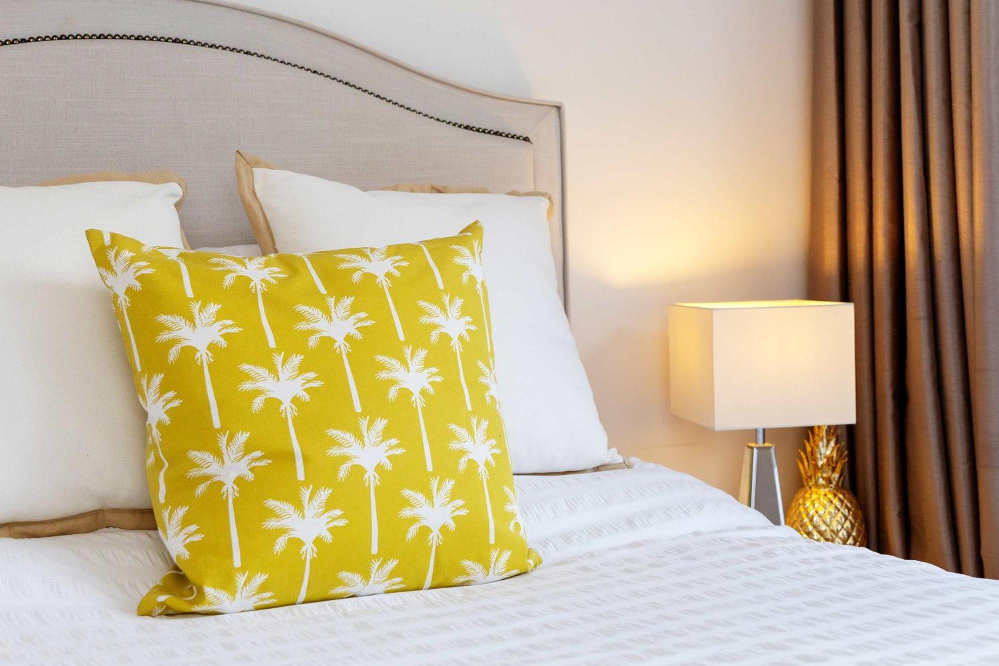 Apartment Veeve - Here Comes The Sun *