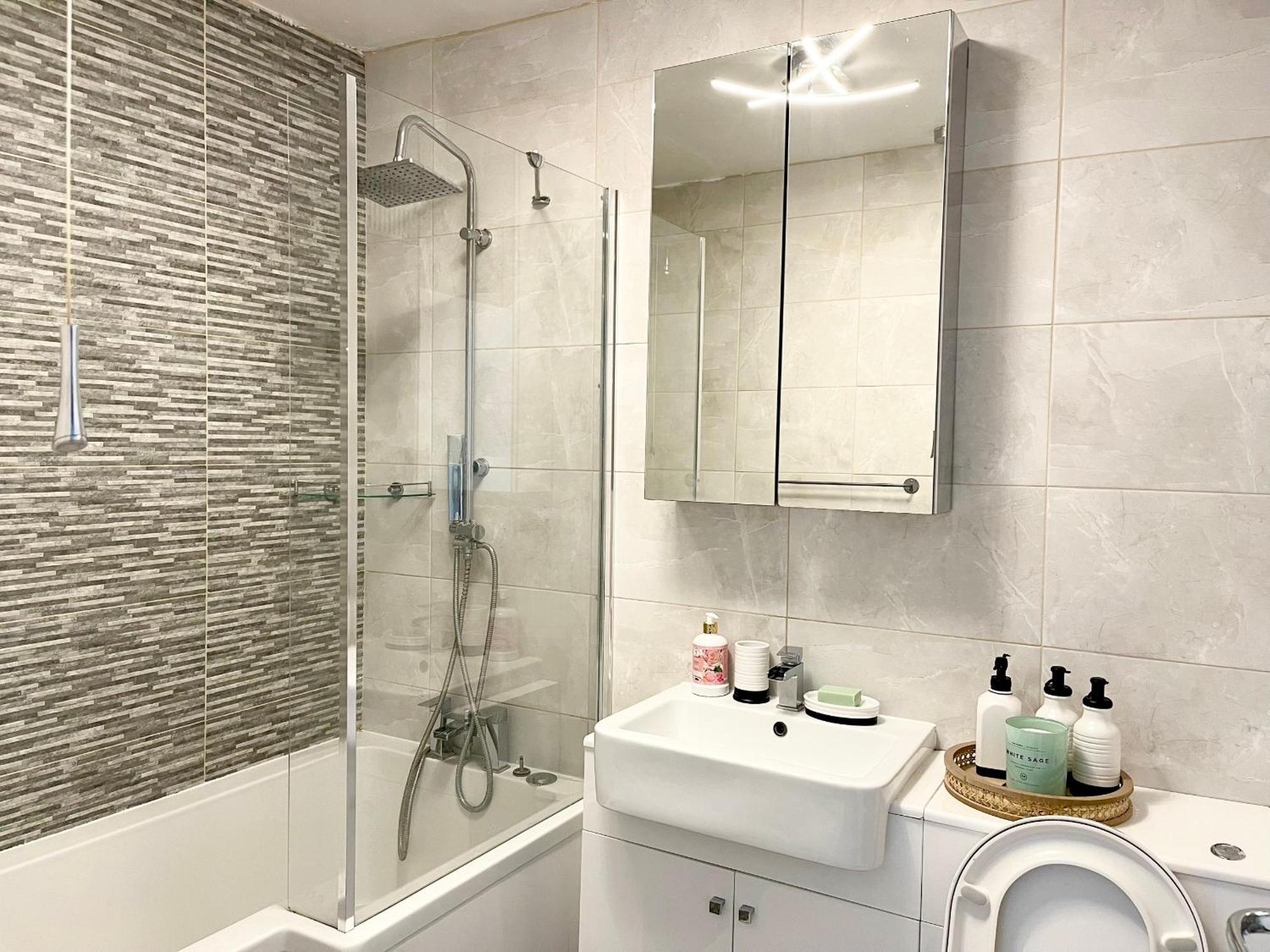 Paddington Flat Close To Station With Patio Appartement Londen