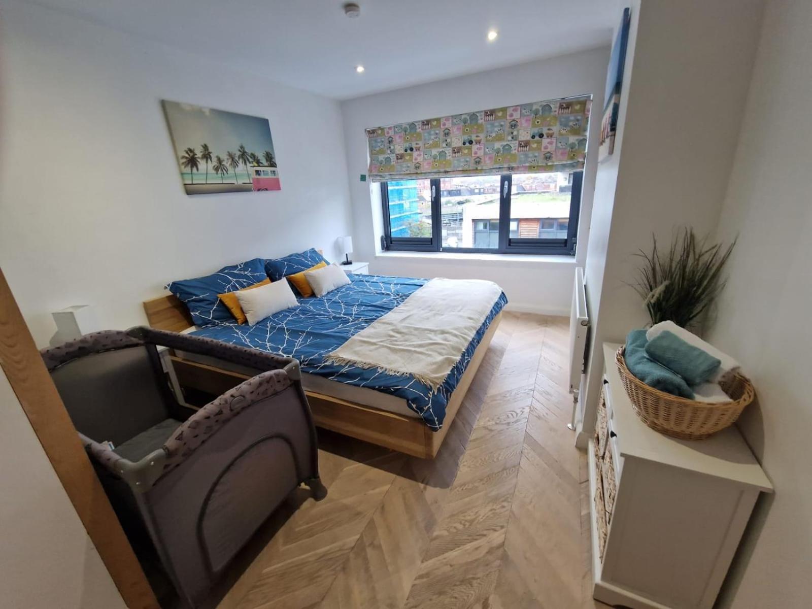 Cosy 1 Bedroom With Balcony Near Chiswick * Londen