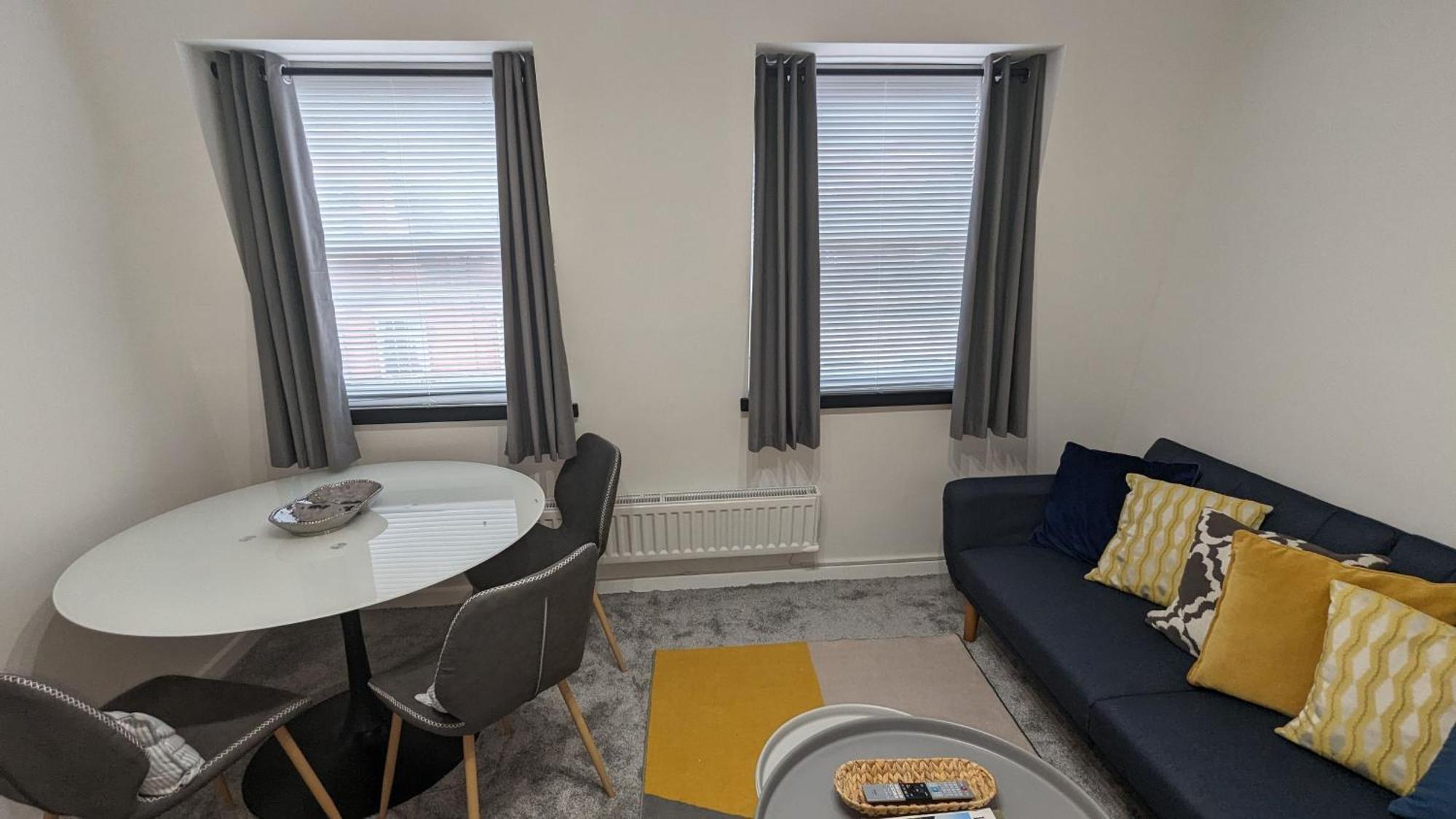 Charming & Quaint Old Compton - Quiet Guests Only Allowed, No Parties Allowed, Over 25 Years Old Or Families London