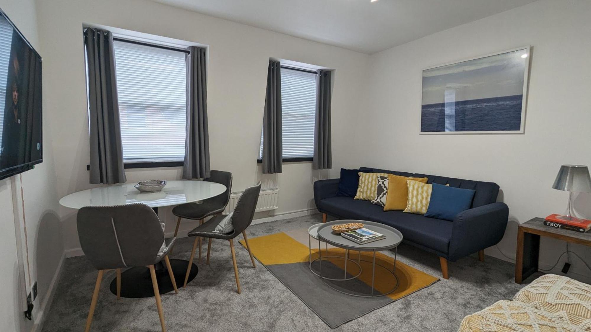 Charming & Quaint Old Compton - Quiet Guests Only Allowed, No Parties Allowed, Over 25 Years Old Or Families * London