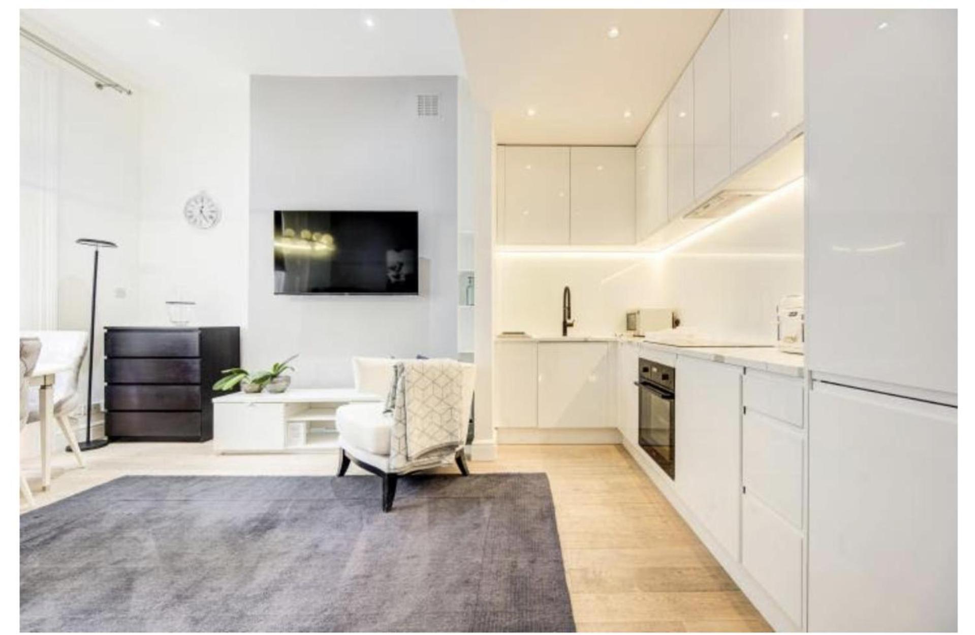 Chelsea - 2bed - Sleeps 4 - Pet Friendly Apartment London