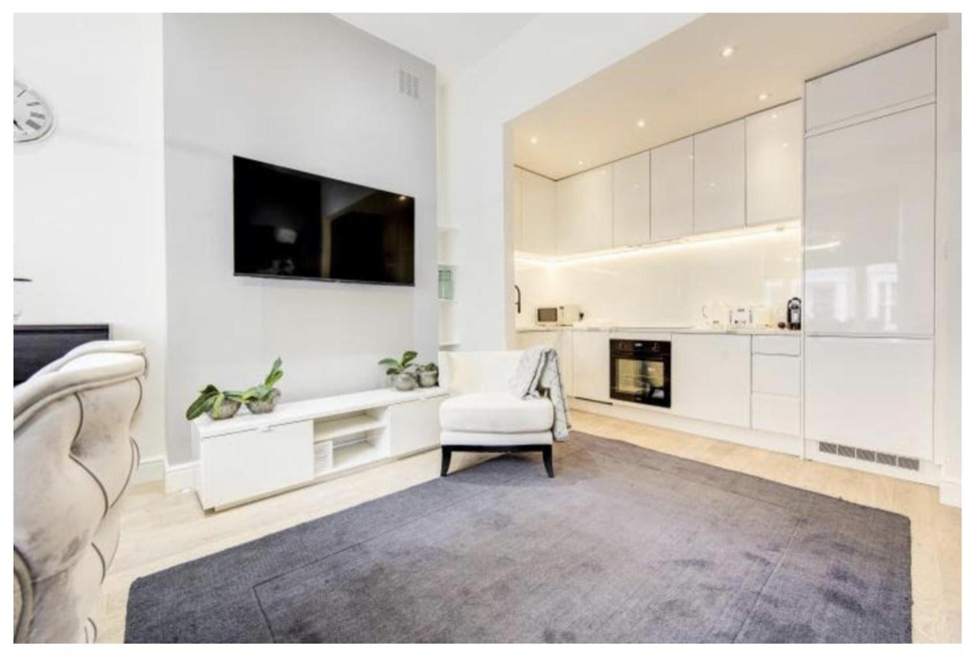 Apartment Chelsea - 2bed - Sleeps 4 - Pet Friendly London