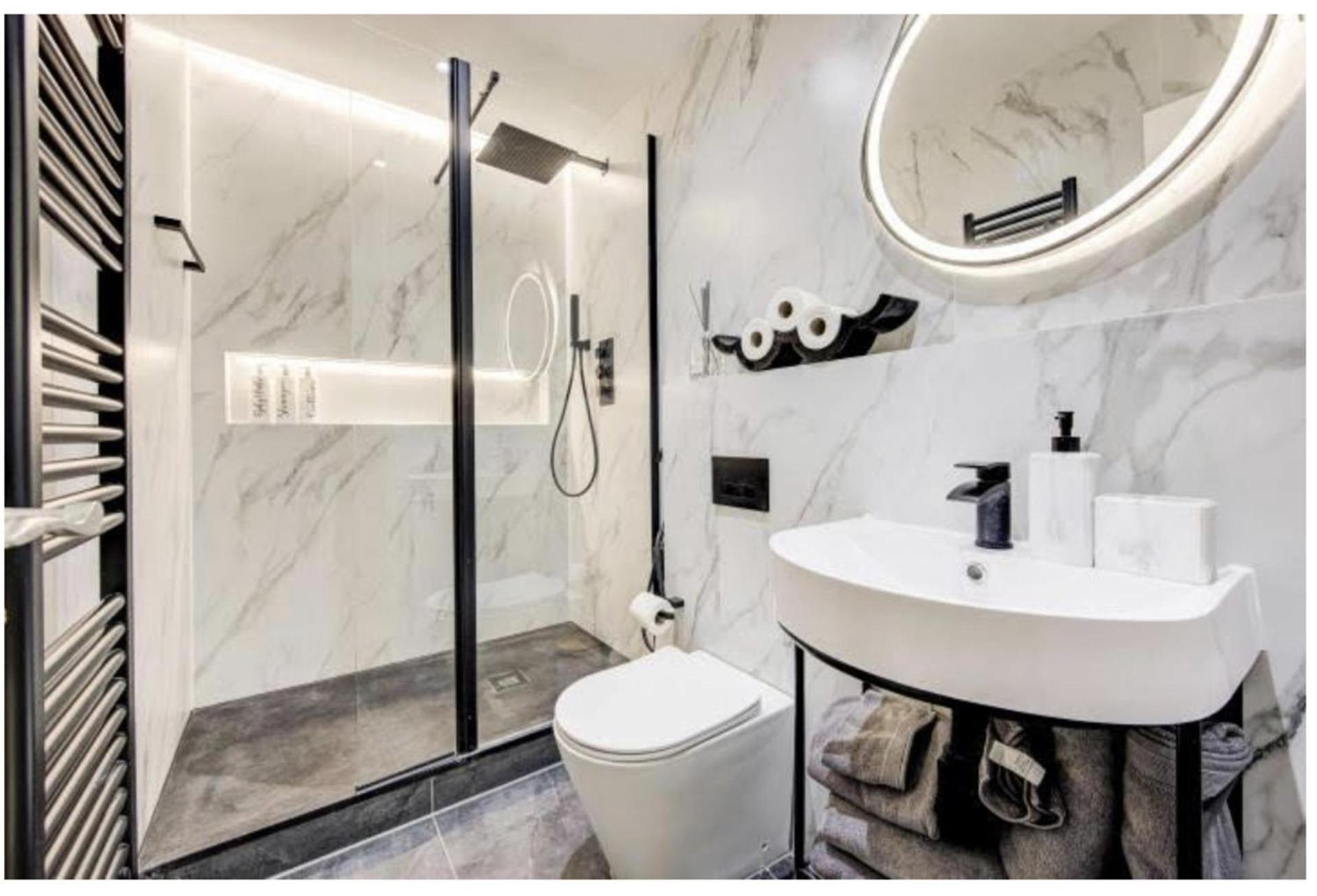Chelsea - 2bed - Sleeps 4 - Pet Friendly Appartement Londen