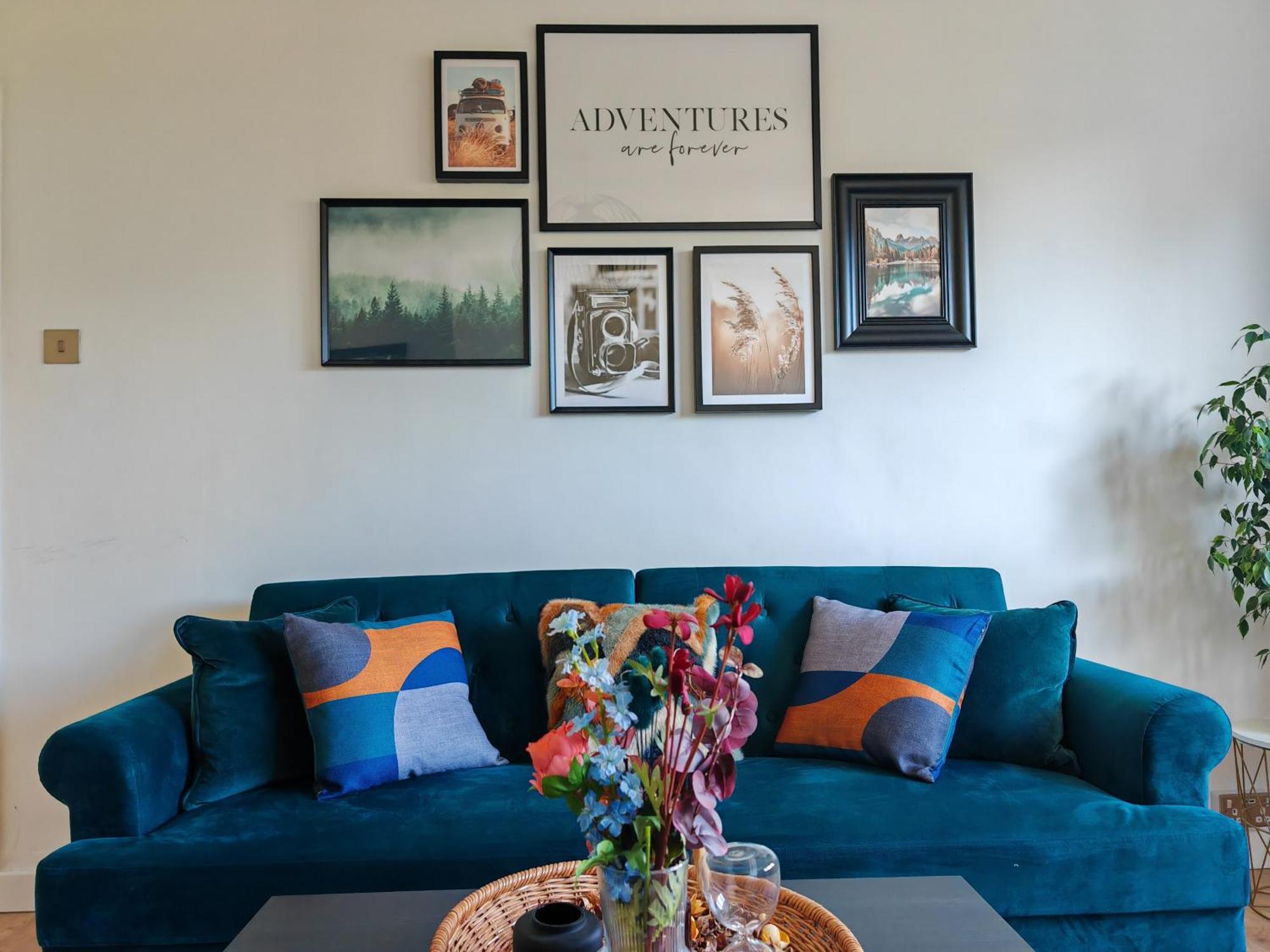 Modern - Accommodates 6 - Private Parking - 15min To Bridge, Eye And Charing Cross London