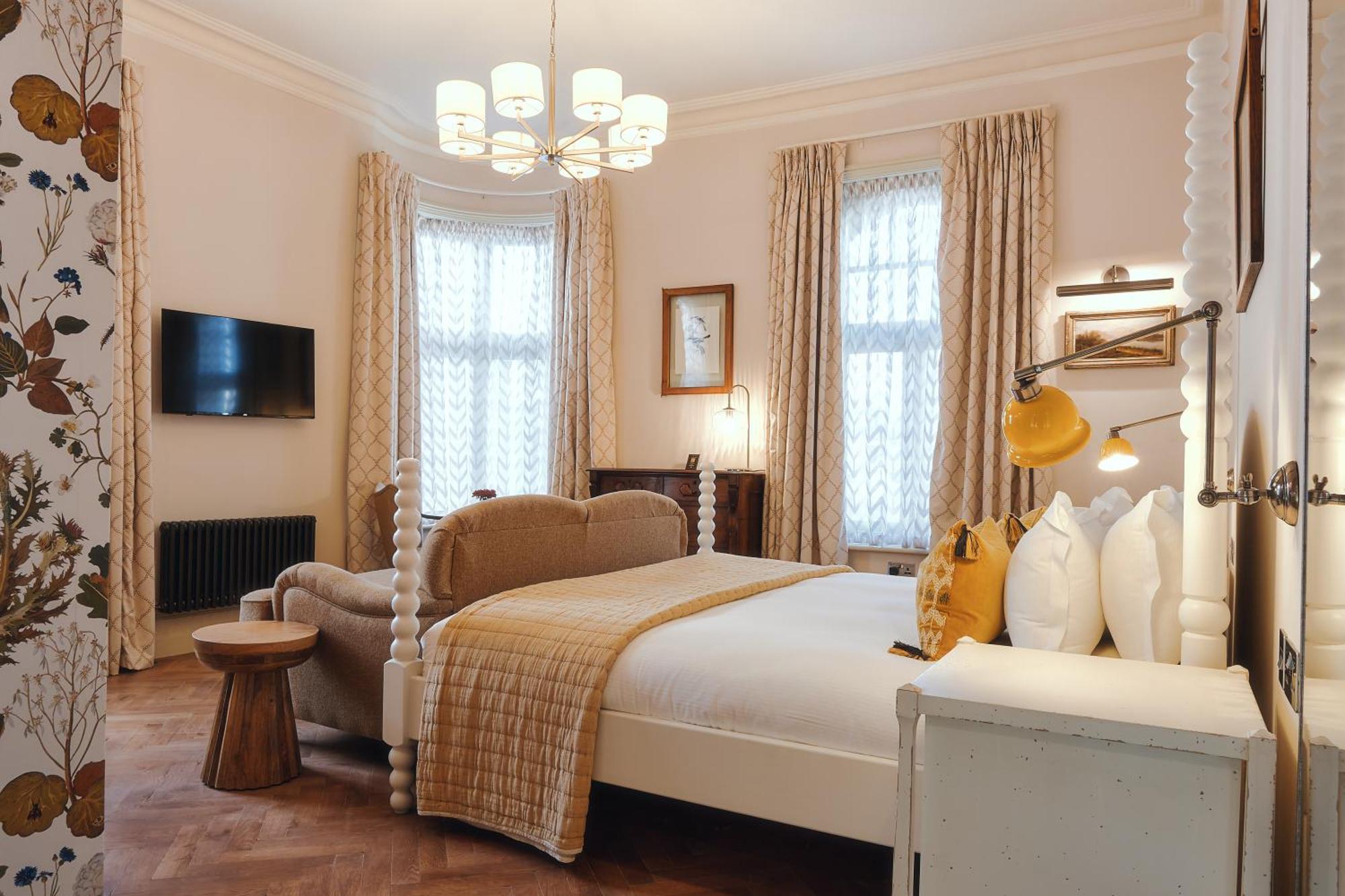 Inn The Black Lion Pub & Boutique