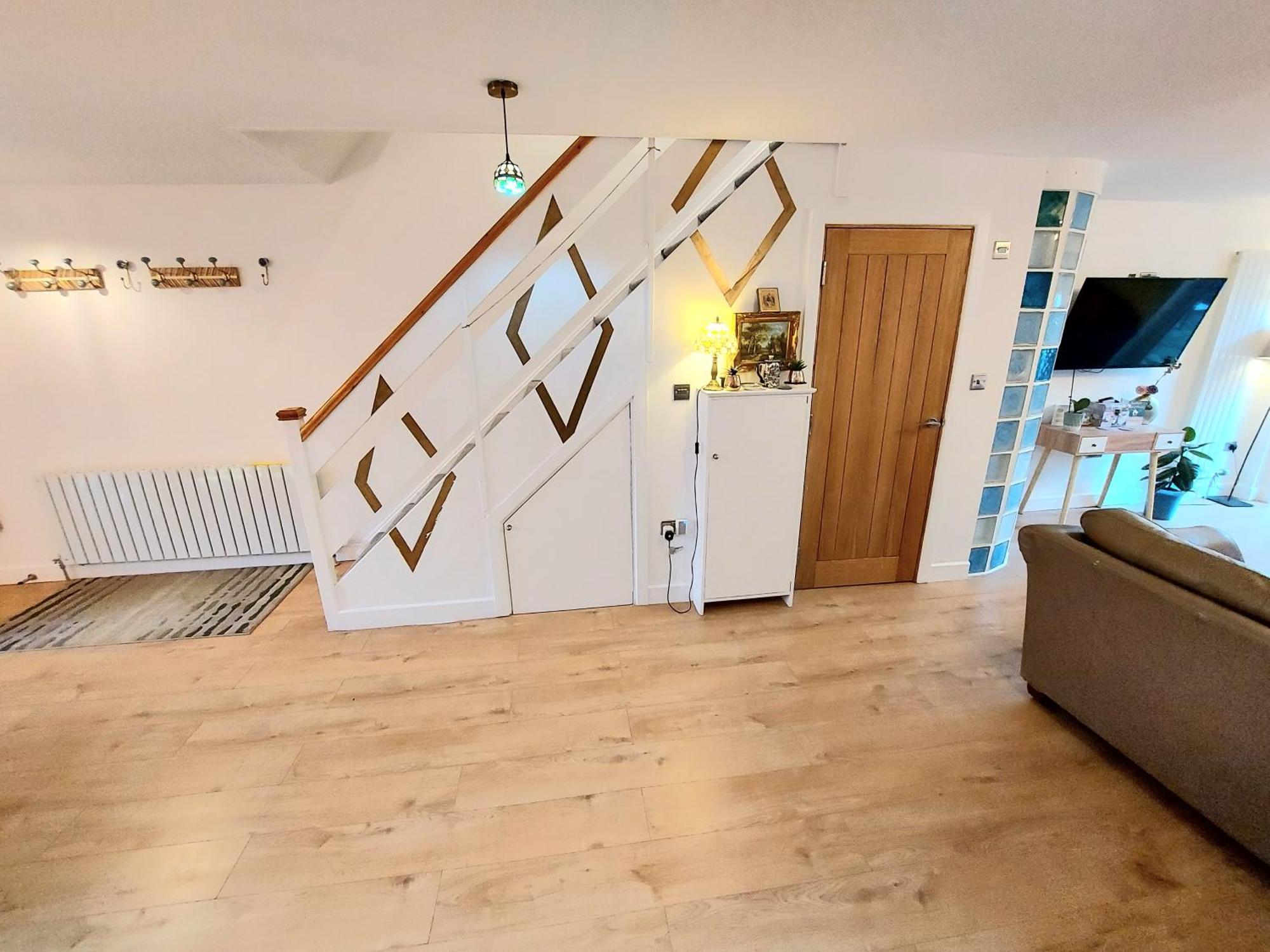 Free Parking - 4 Bed - 3 Bath - Sofa Bed - Digital Lock Entry *