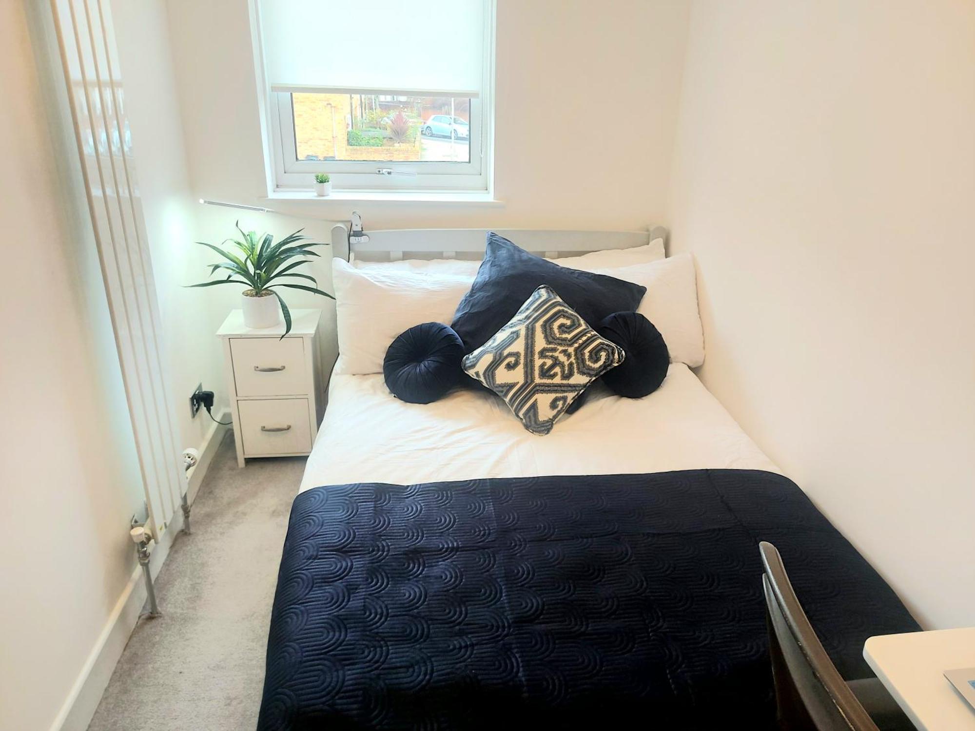 Free Parking - 4 Bed - 3 Bath - Sofa Bed - Digital Lock Entry Vakantiehuis Londen