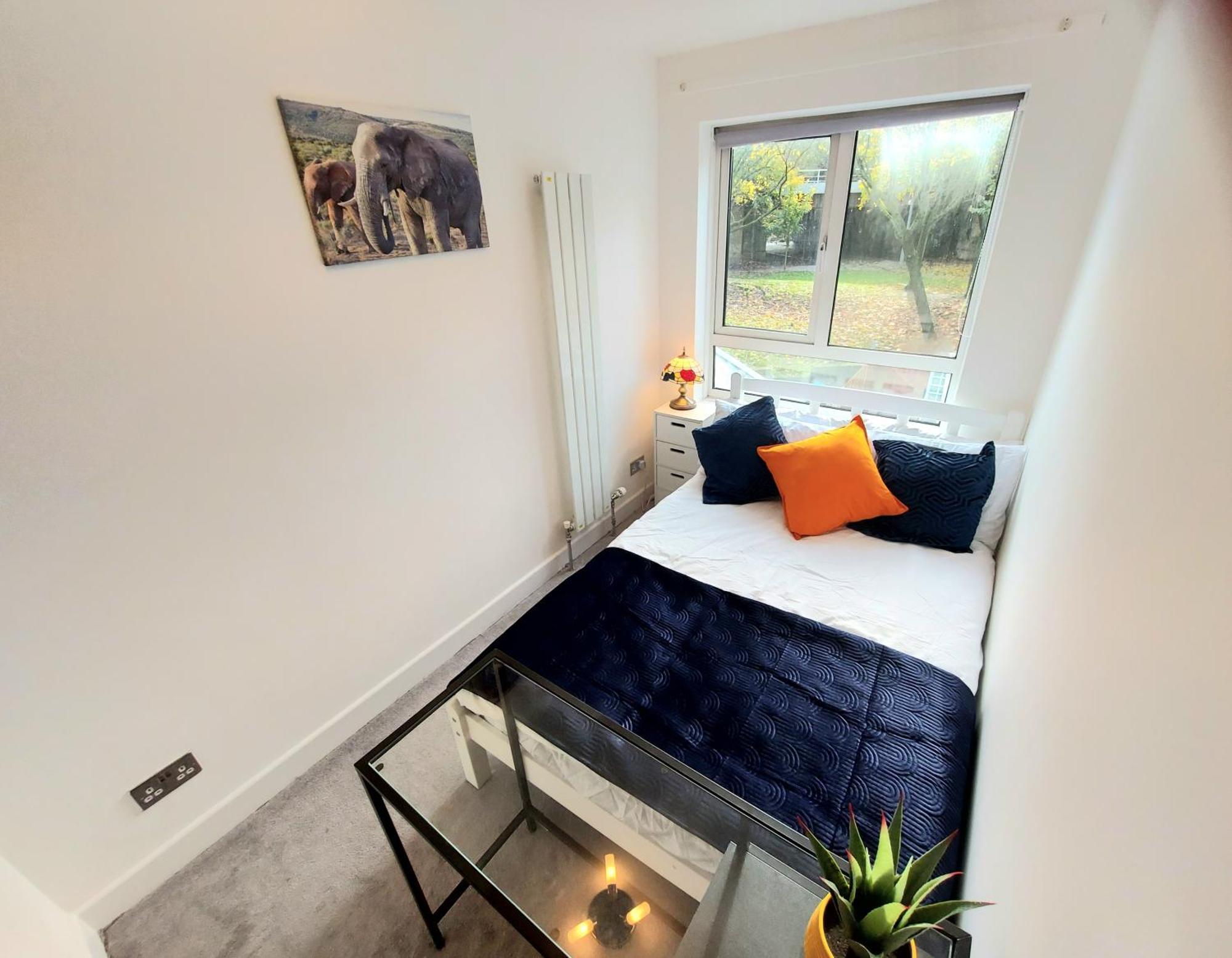 Сasa de vacaciones Free Parking - 4 Bed - 3 Bath - Sofa Bed - Digital Lock Entry