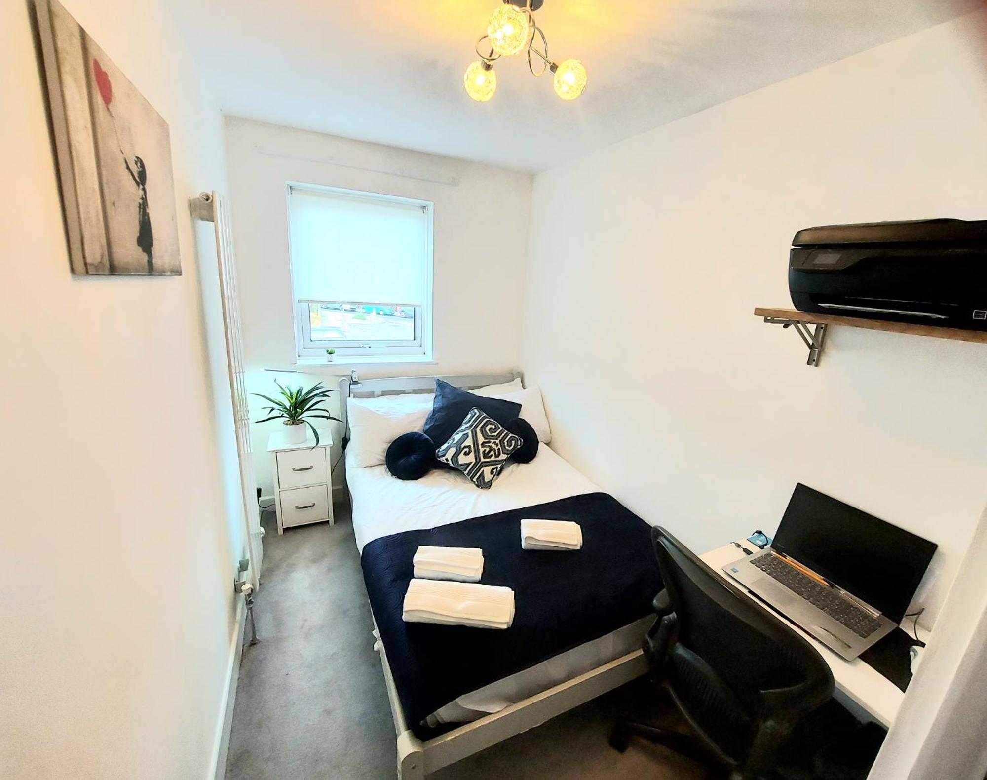 Free Parking - 4 Bed - 3 Bath - Sofa Bed - Digital Lock Entry Londen