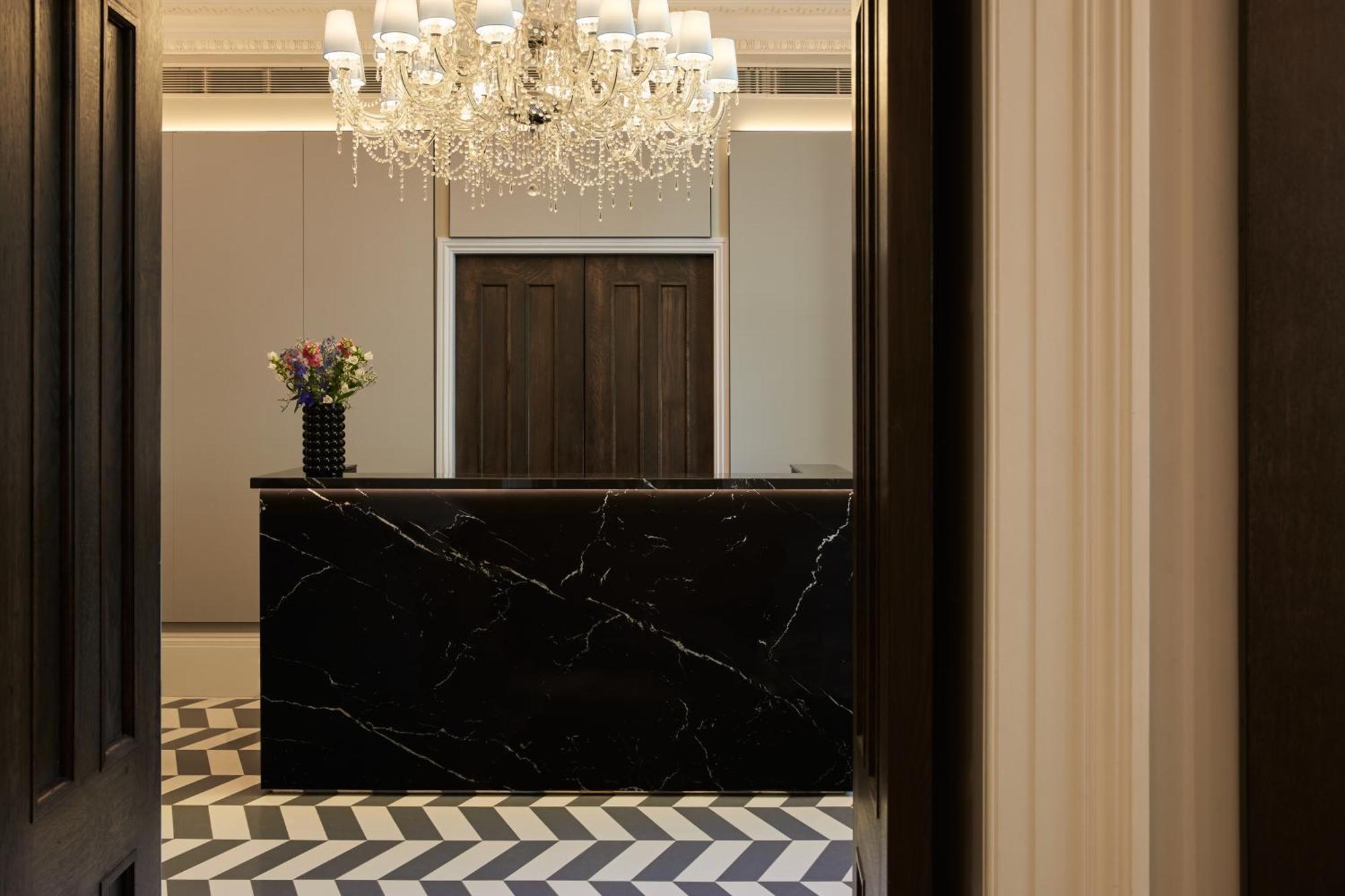 Eccleston Square Hotel 4*