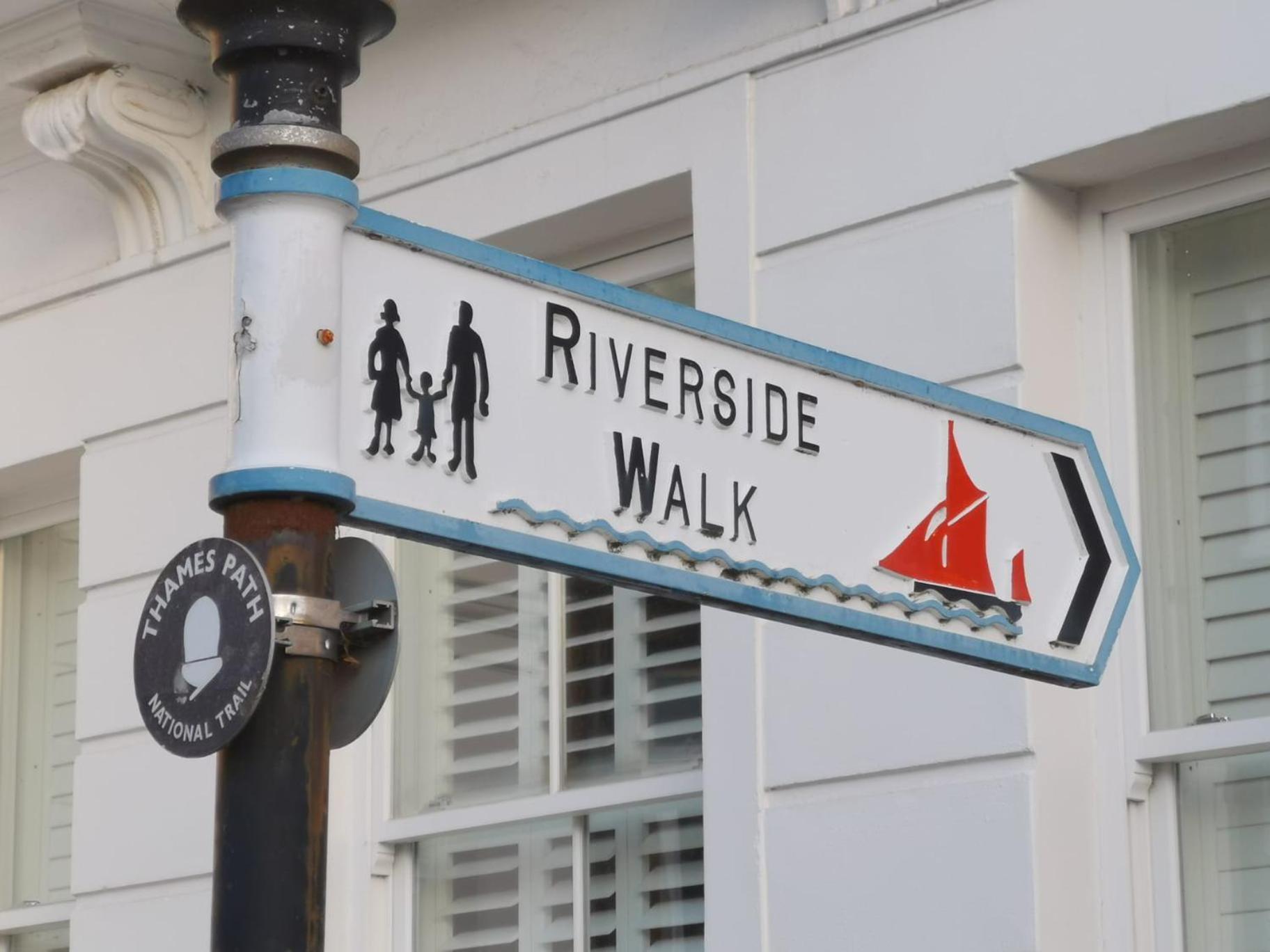 Free Parking - 4 Bed - 3 Bath - Sofa Bed - Digital Lock Entry Vakantiehuis Londen