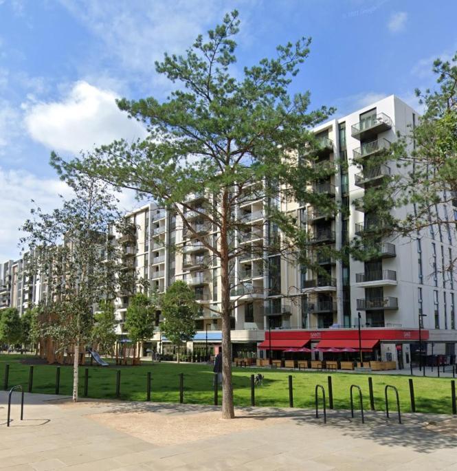 Privatunterkunft Luxury En-suite Olympic Village In Shared *