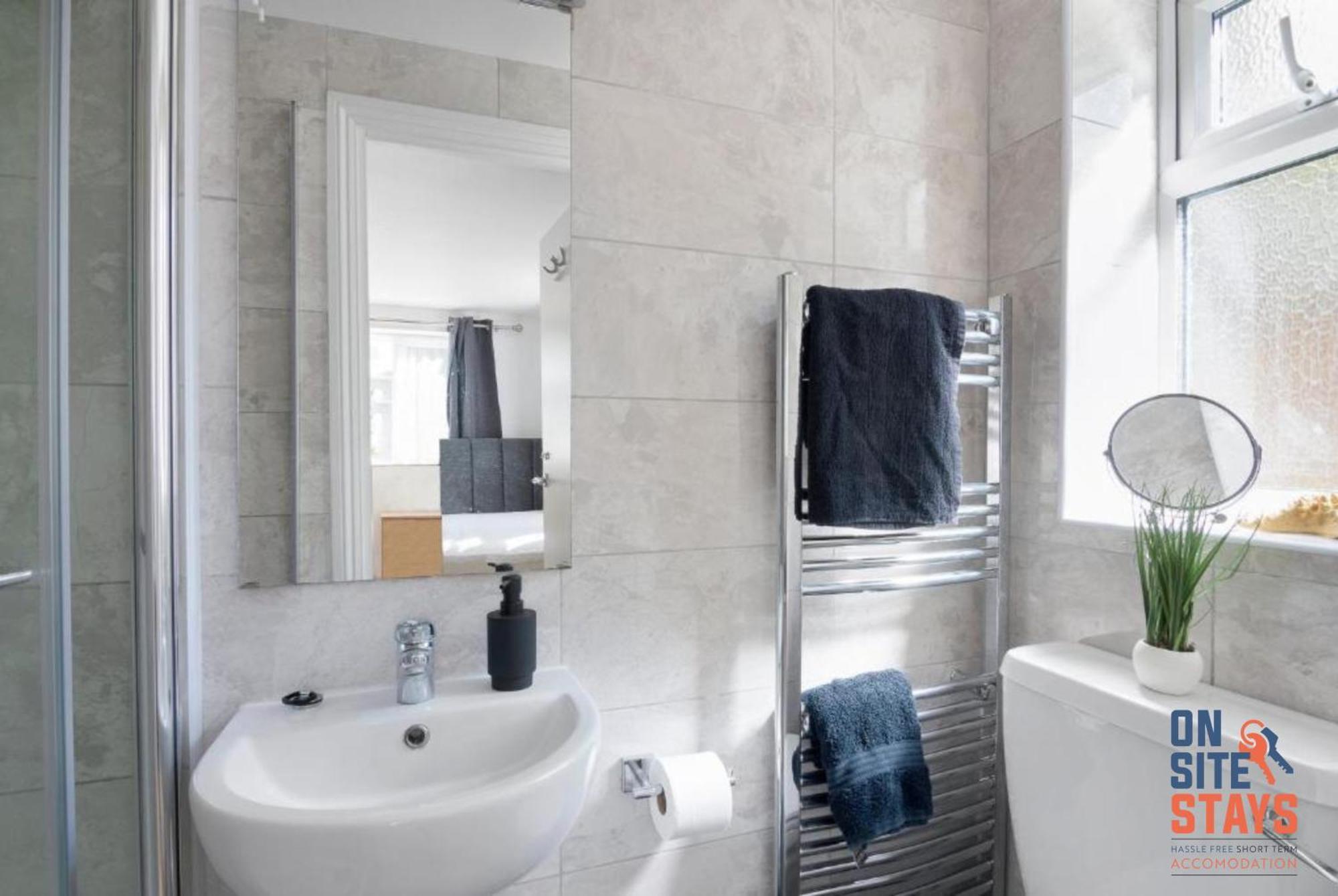 Apartment Onsitestays - Tranquil 2 Bedroom With Large Kitchen, Private Garden Near Wimbledon Station